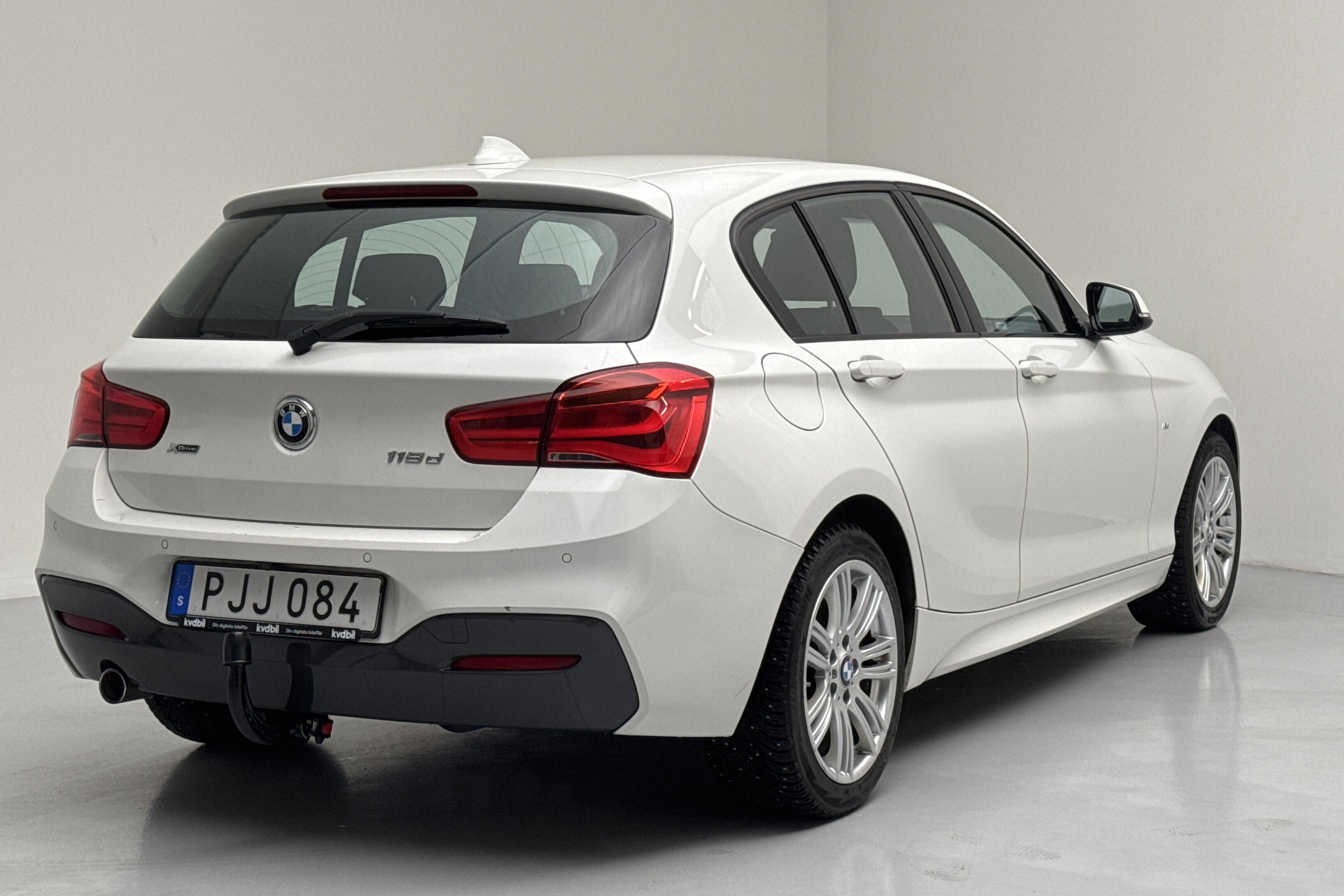 BMW 118d xDrive 5dr, F20 (150hk) - 162 990 km - Manual - white - 2017