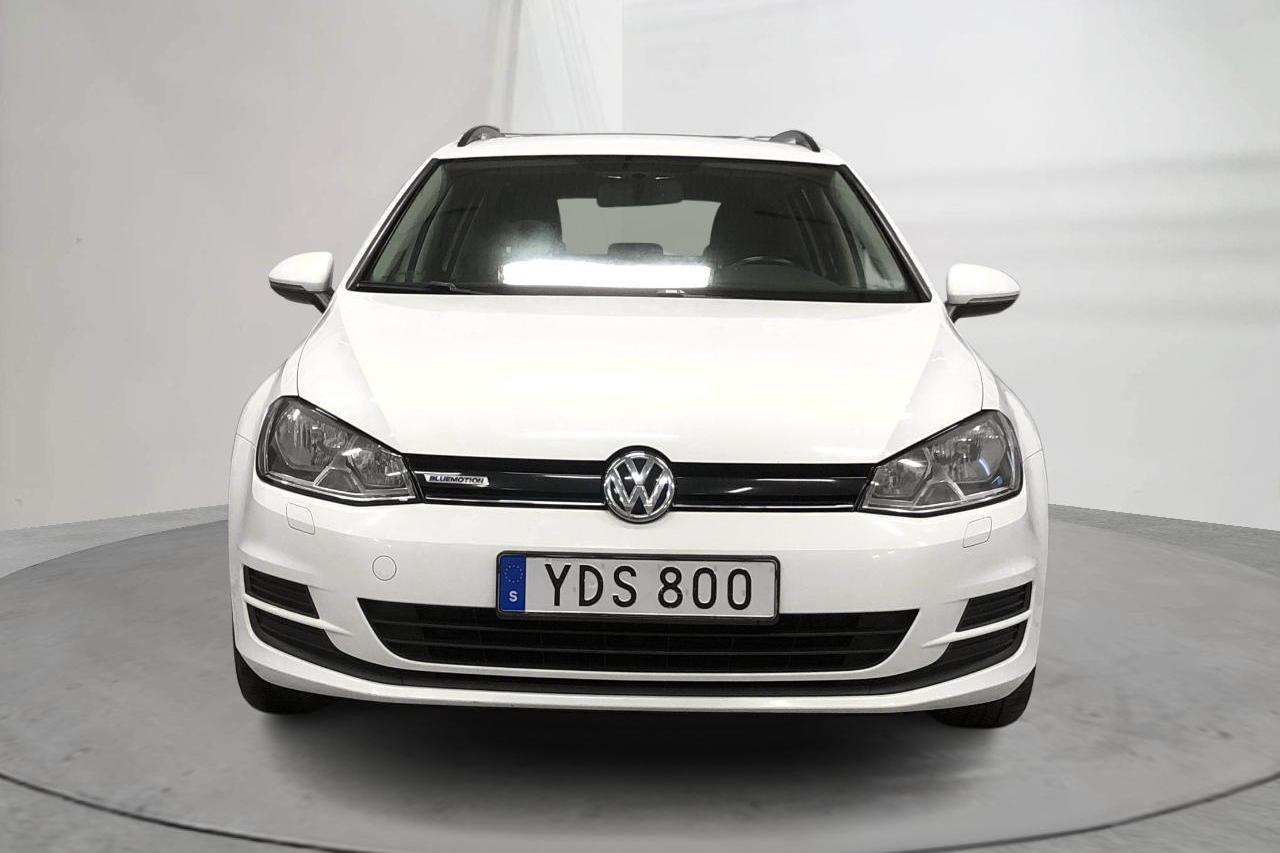 VW Golf VII 1.6 TDI BlueMotion Sportscombi (110hk) - 151 590 km - Käsitsi - valge - 2016