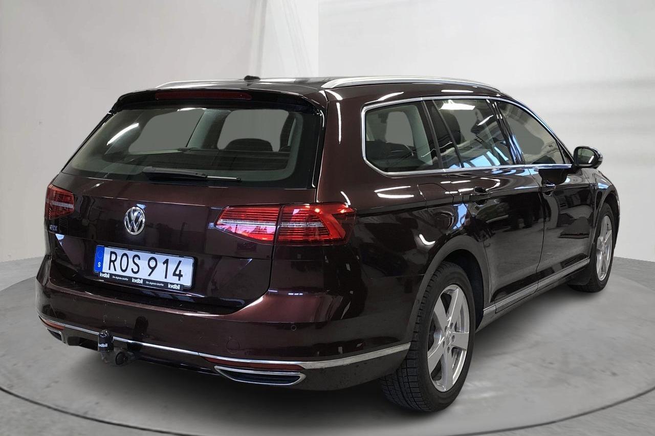 VW Passat 1.4 Plug-in-Hybrid Sportscombi (218hk) - 125 720 km - Automatyczna - Dark Red - 2018