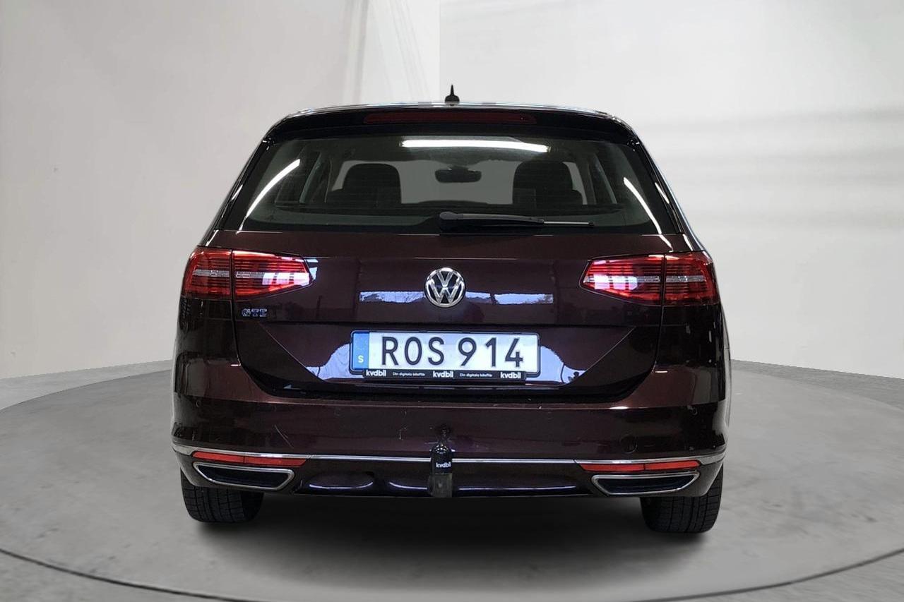 VW Passat 1.4 Plug-in-Hybrid Sportscombi (218hk) - 125 720 km - Automatyczna - Dark Red - 2018