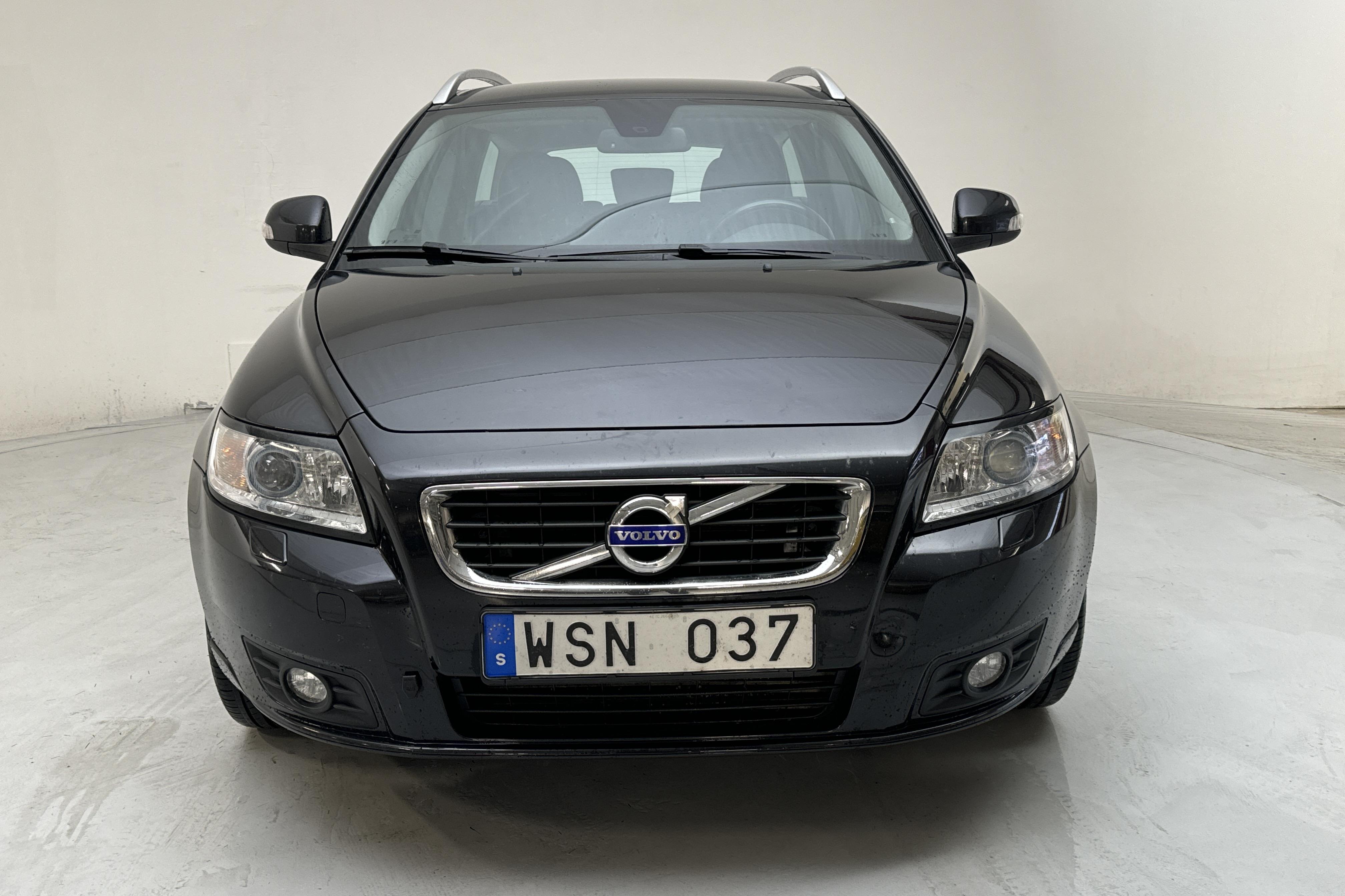 Volvo V50 D2 (115hk) - 196 660 km - Käsitsi - must - 2012