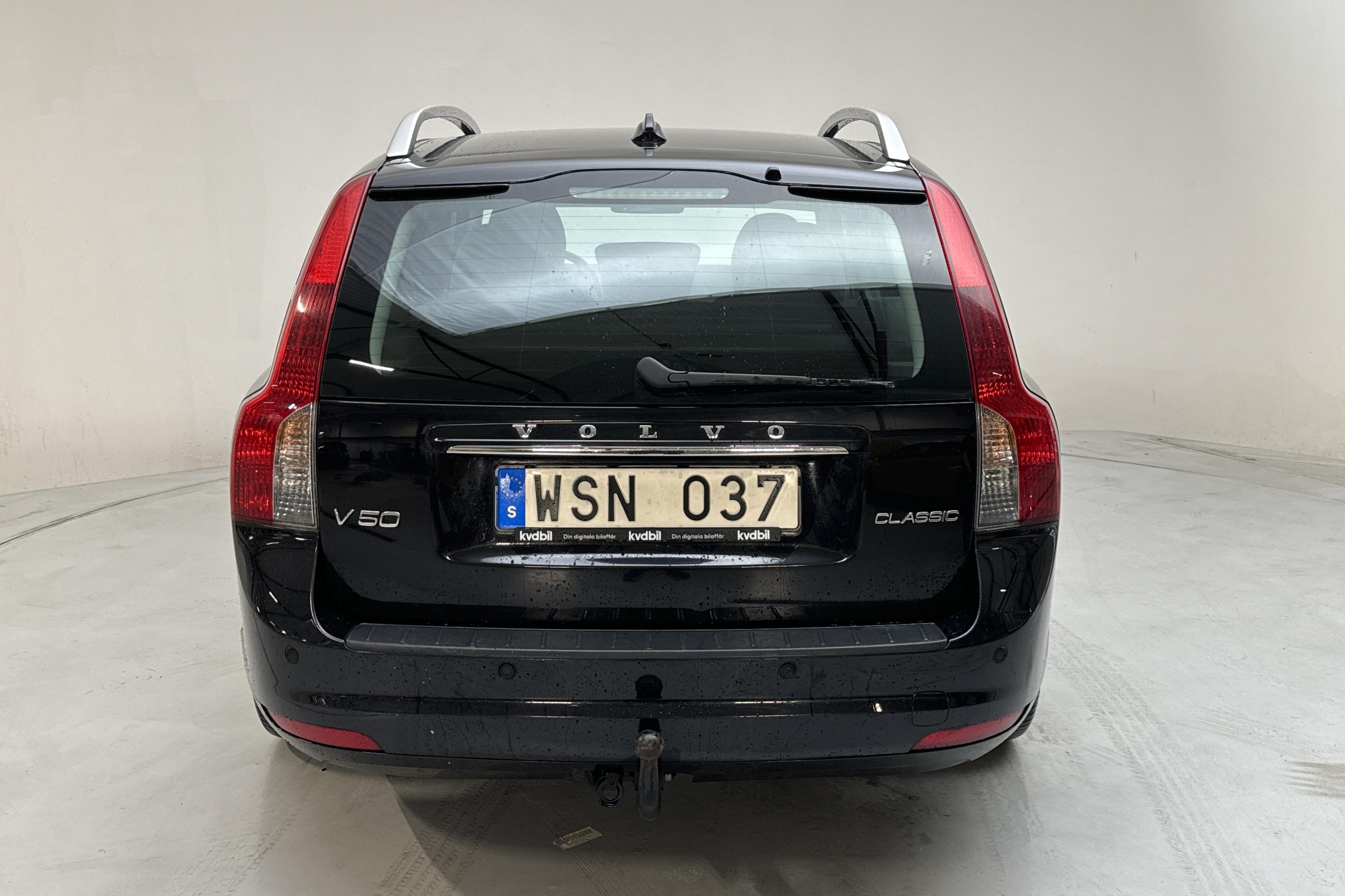 Volvo V50 D2 (115hk) - 196 660 km - Käsitsi - must - 2012