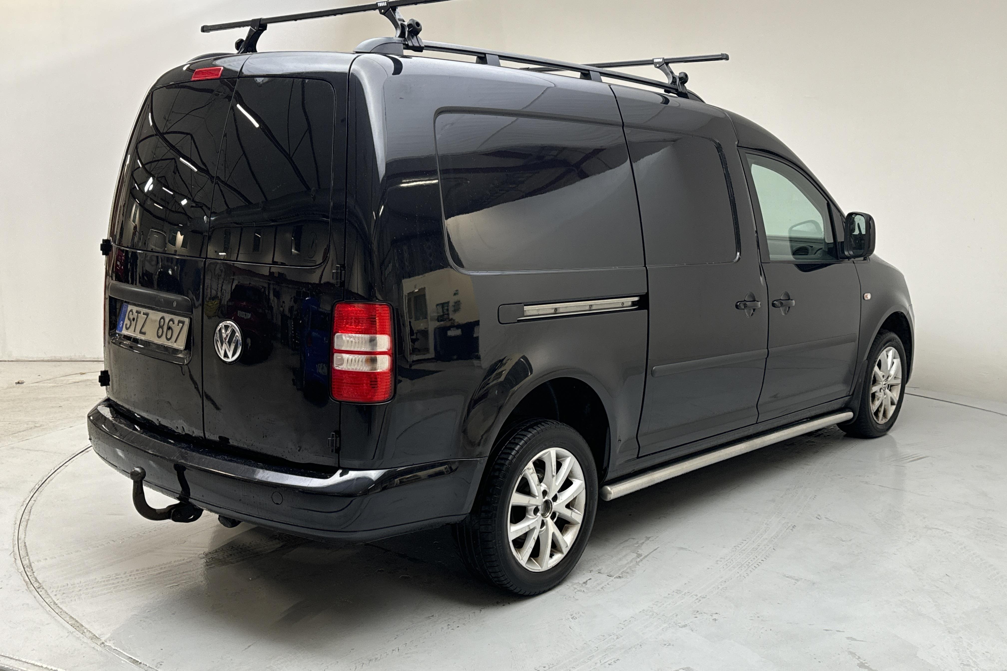 VW Caddy 1.6 TDI Maxi Skåp (102hk) - 22 646 mil - Automat - svart - 2012