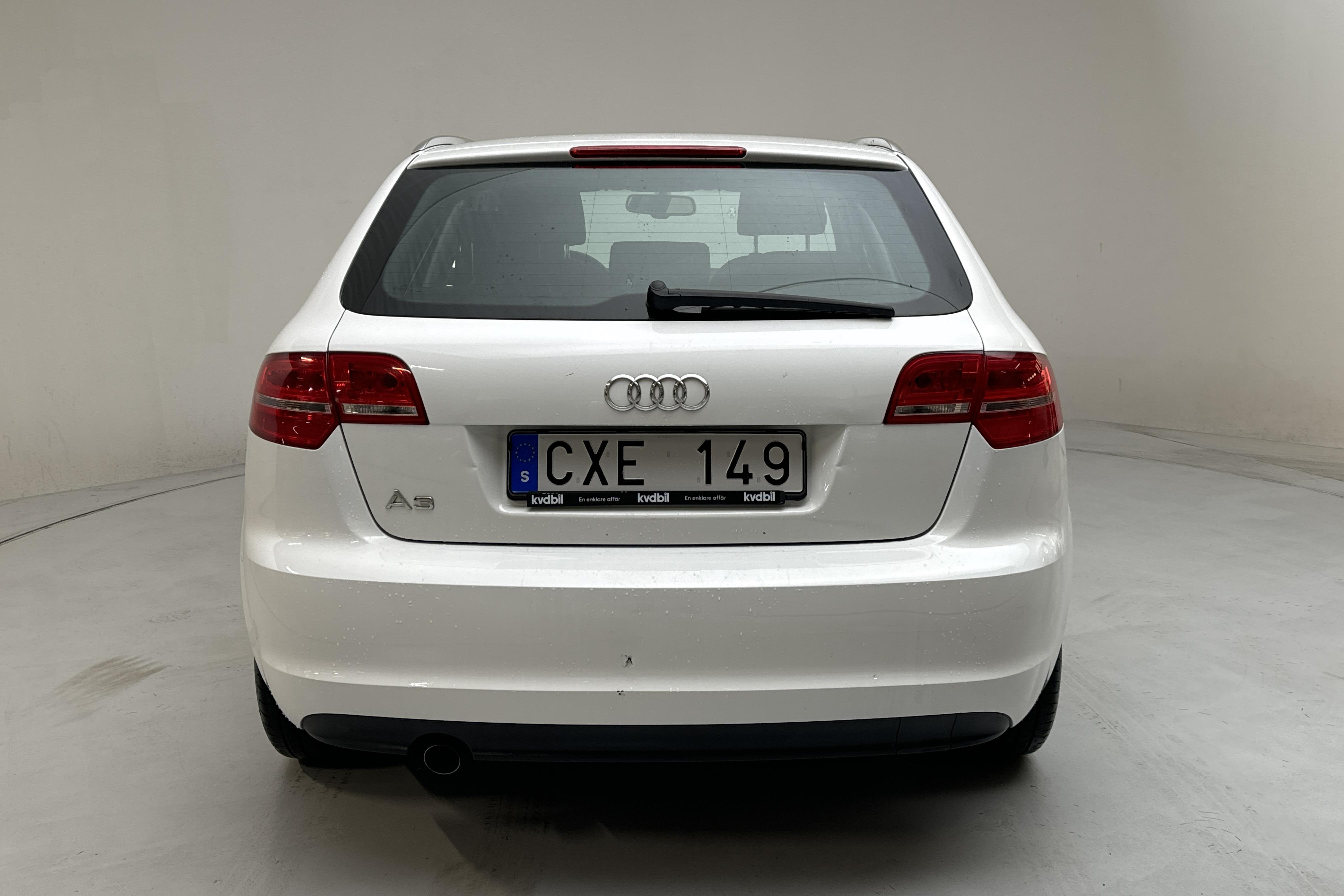 Audi A3 1.6 TDI Sportback (105hk) - 131 590 km - Manual - white - 2011