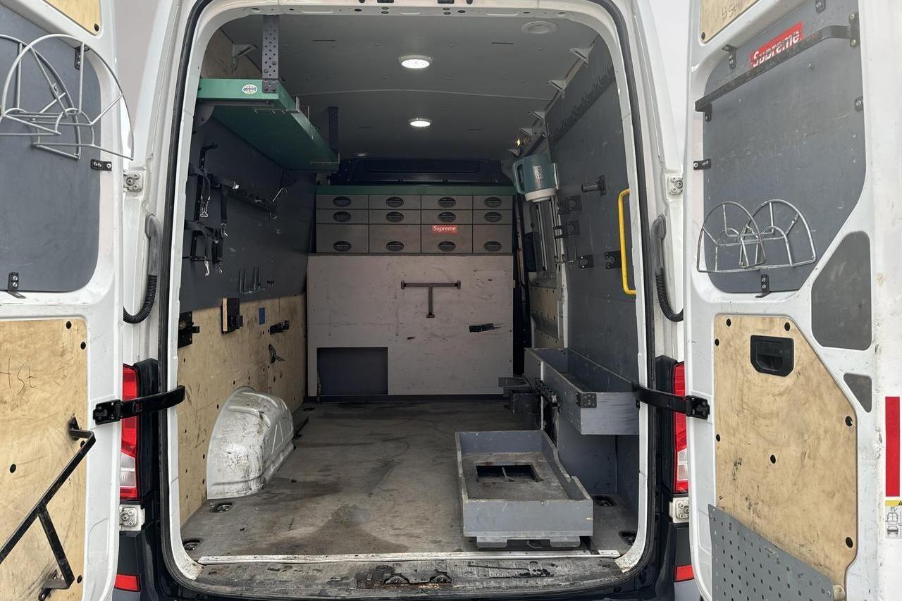 VW Crafter 35 2.0 TDI Skåp (140hk) - 198 070 km - Manual - white - 2018