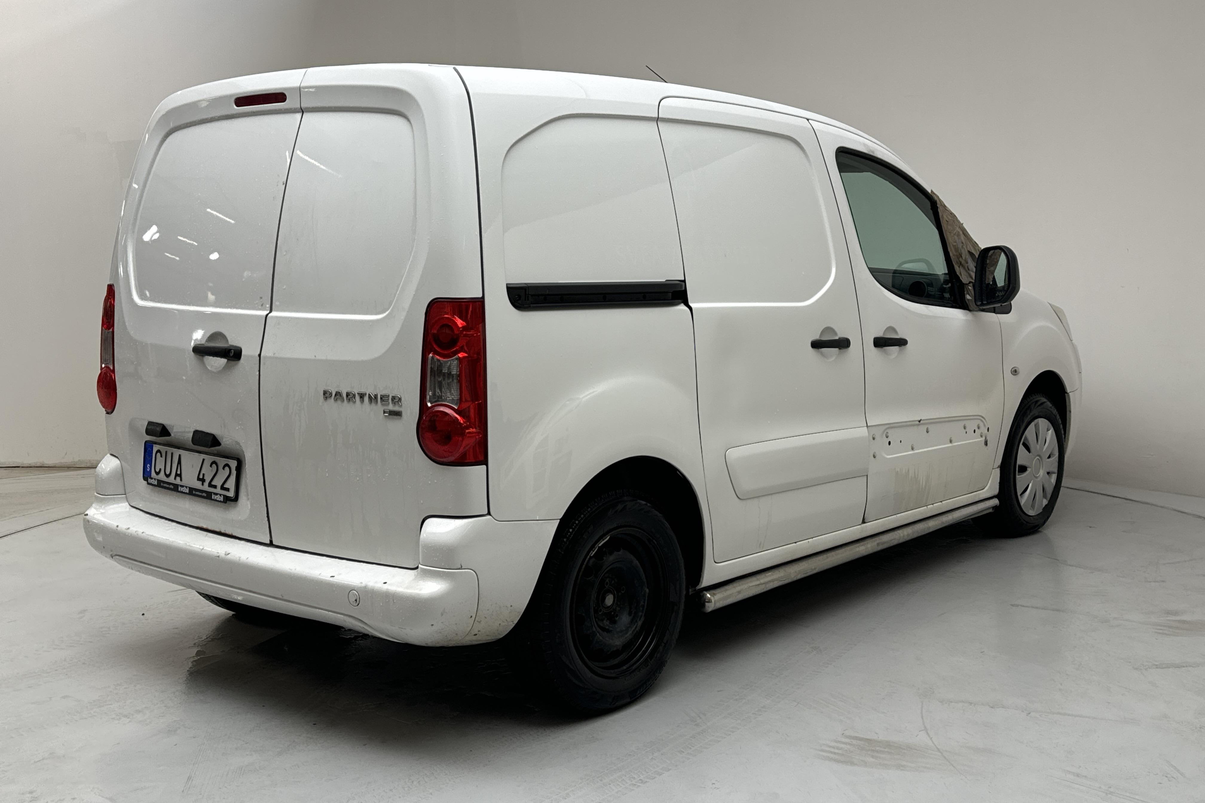 Peugeot Partner 1.6 e-HDI Skåp (90hk) - 17 847 mil - Automat - vit - 2012