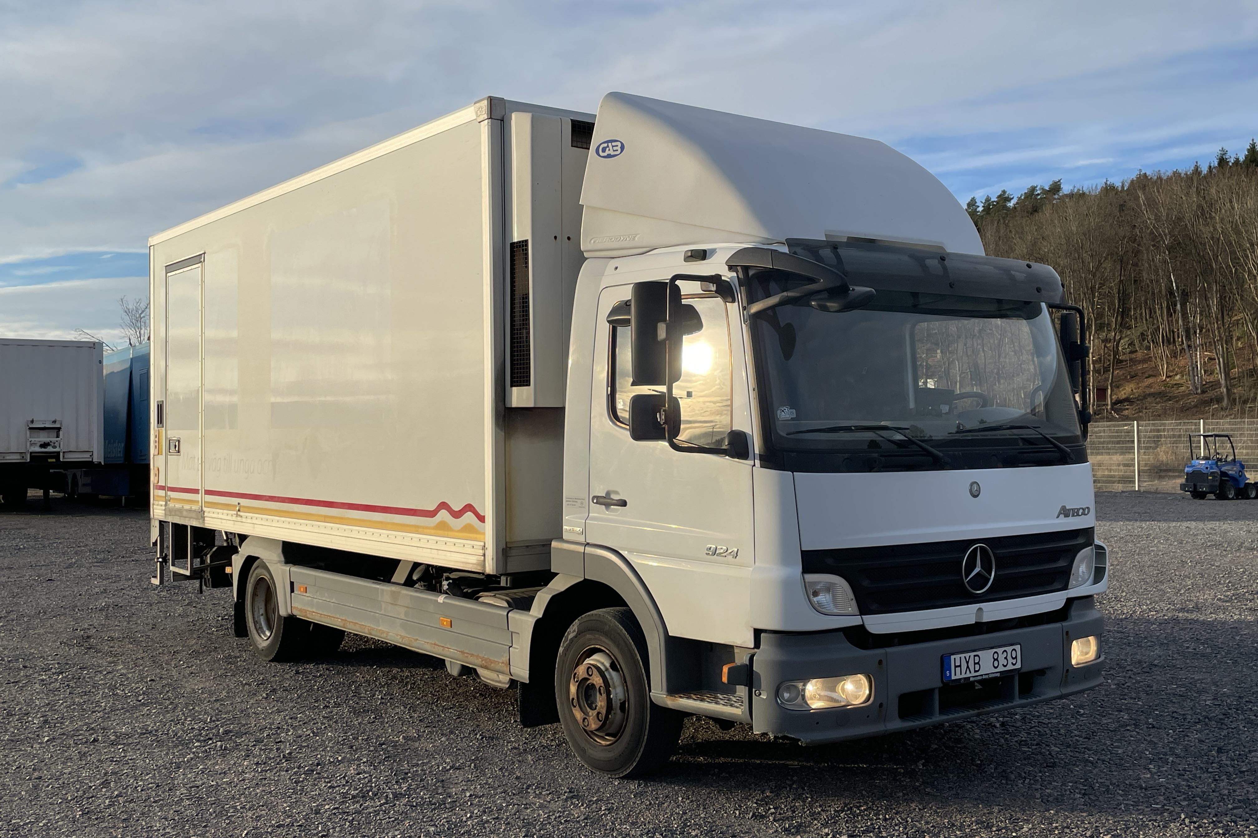 Mercedes 924 L 4X2 - 361 910 km - Automat - vit - 2009