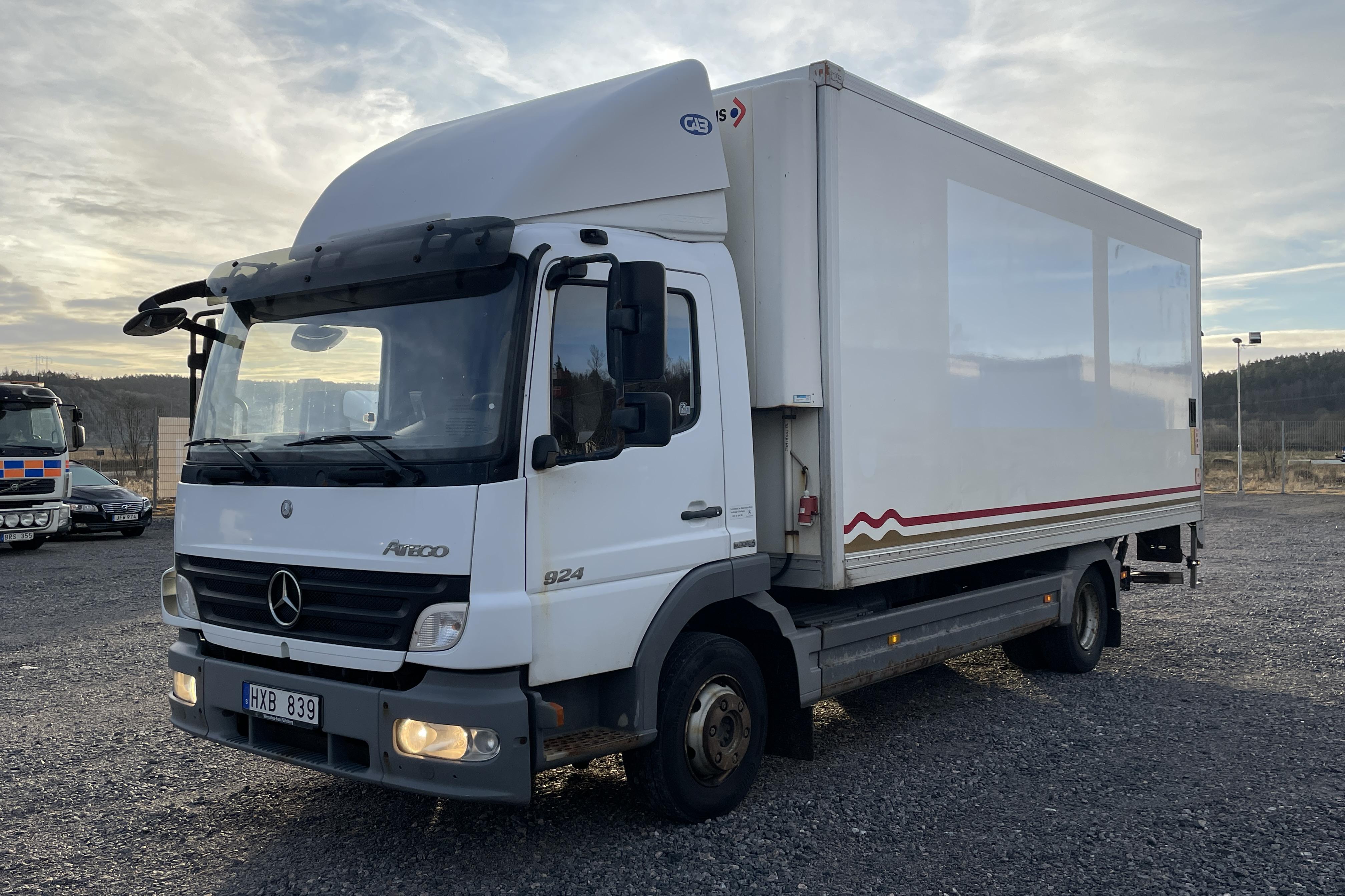 Mercedes 924 L 4X2 - 361 910 km - Automat - vit - 2009