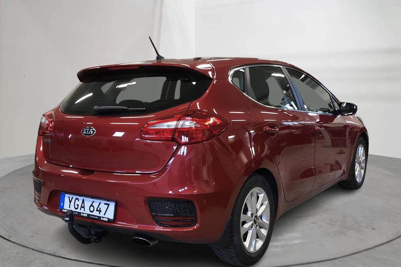 KIA Cee'd 1.6 5dr (135hk) - 109 840 km - Manual - red - 2016