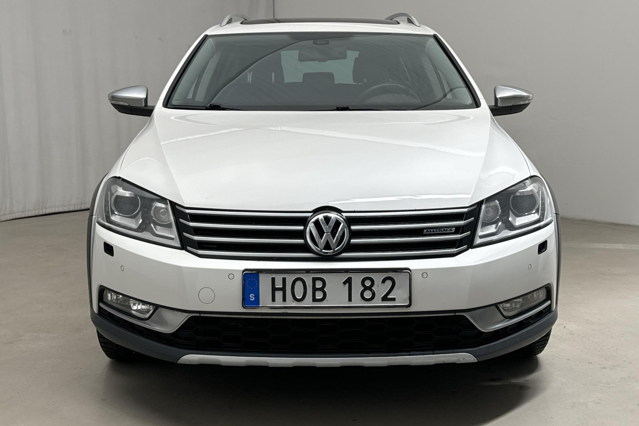 VW Passat Alltrack 2.0 TDI BlueMotion Technology 4Motion (177hk) - 19 504 mil - Automat - vit - 2015