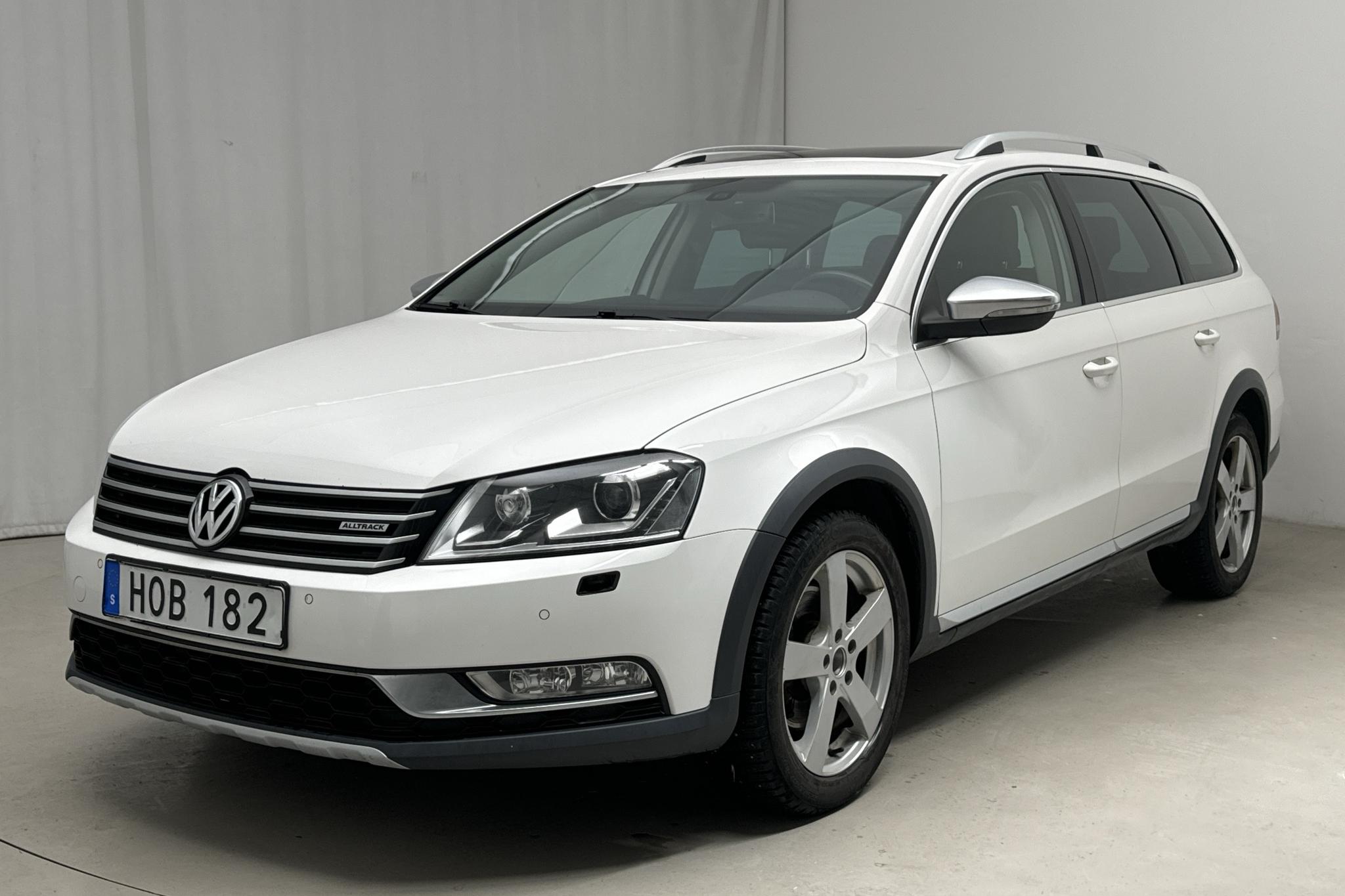 VW Passat Alltrack 2.0 TDI BlueMotion Technology 4Motion (177hk) - 19 504 mil - Automat - vit - 2015