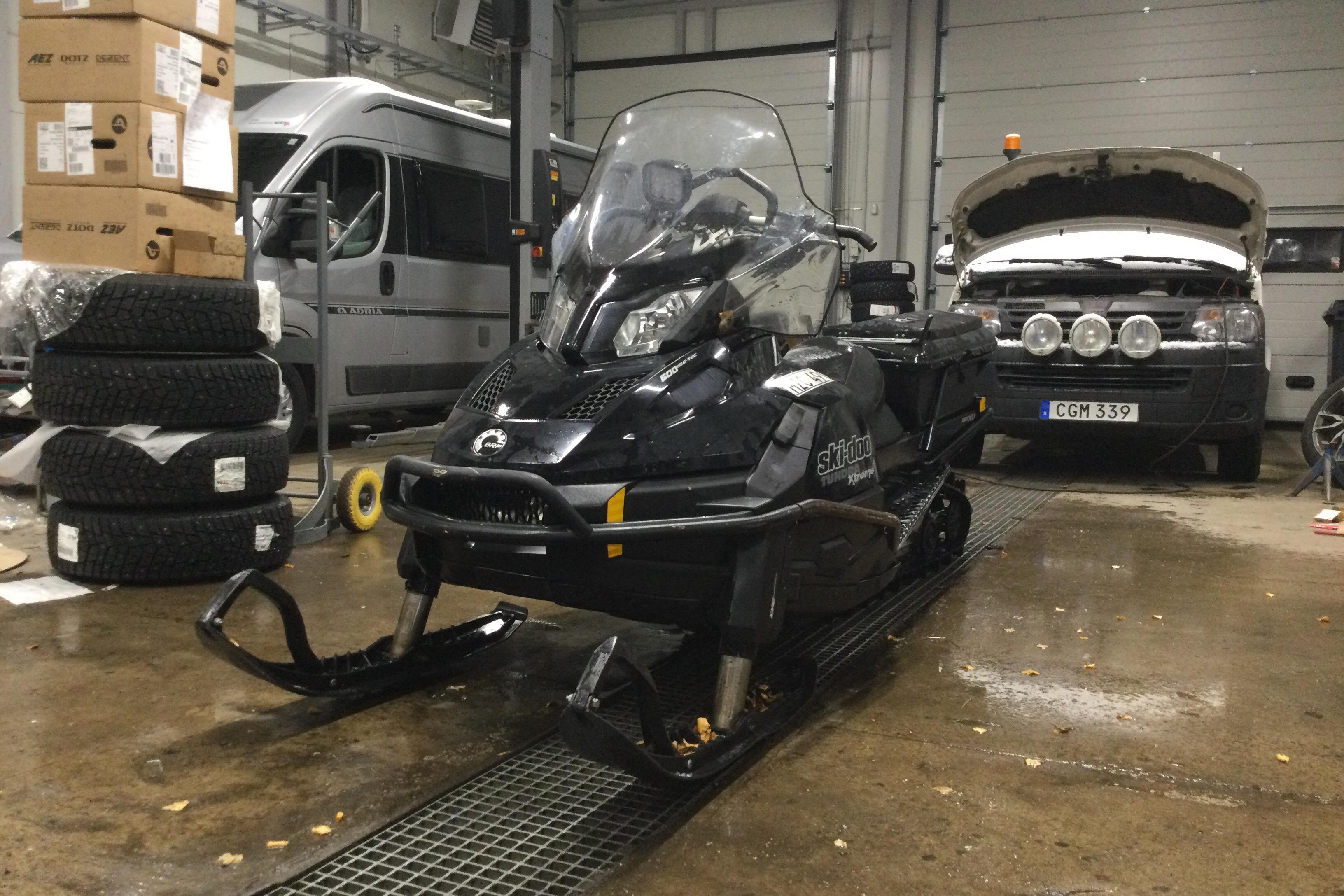 ski-doo SKANDIC TUNDRA Xtreme 600 HO E-TECH Snöskoter (Rep.Objekt) - 423 mil - Automat - 2014