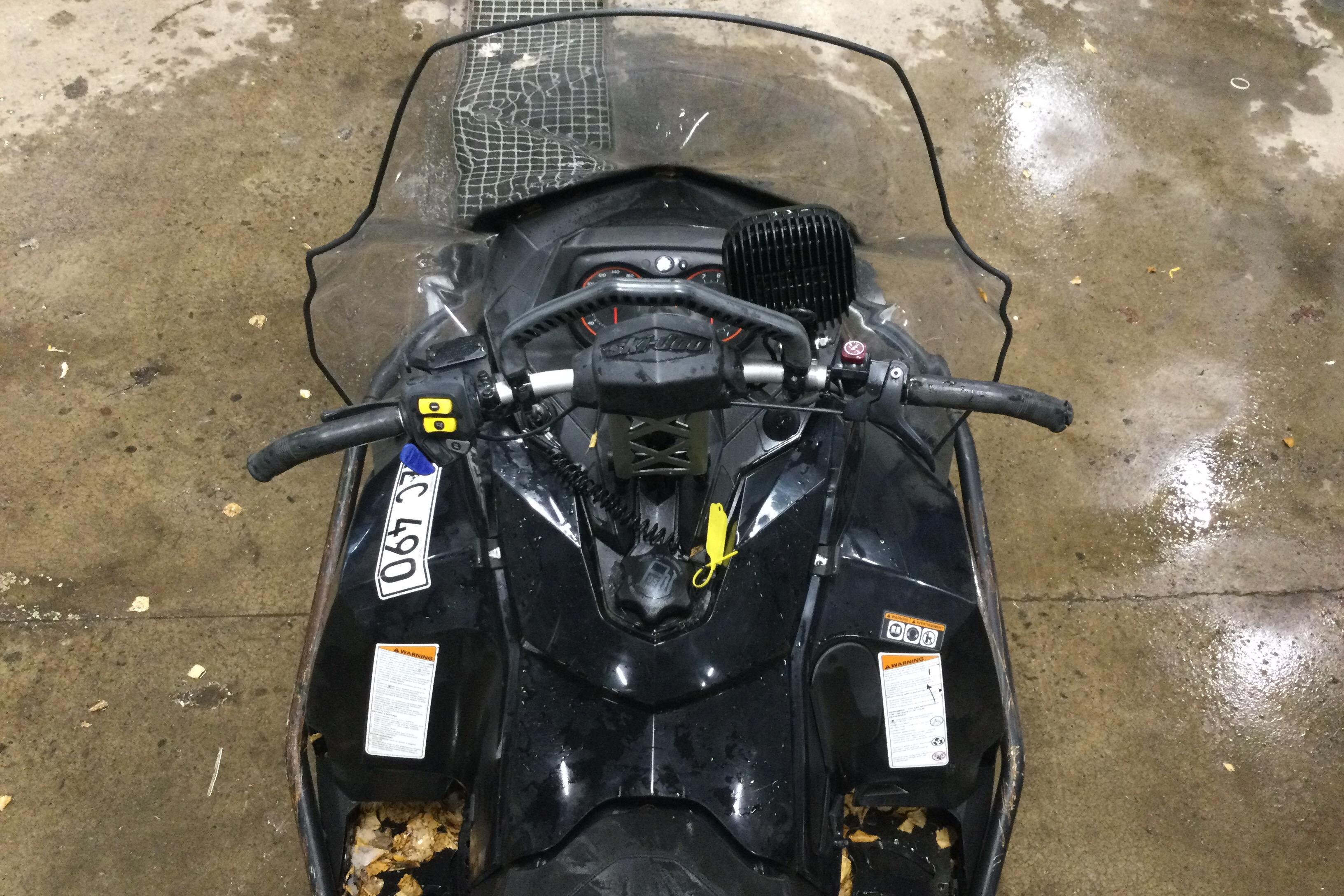 ski-doo SKANDIC TUNDRA Xtreme 600 HO E-TECH Snöskoter (Rep.Objekt) - 423 mil - Automat - 2014