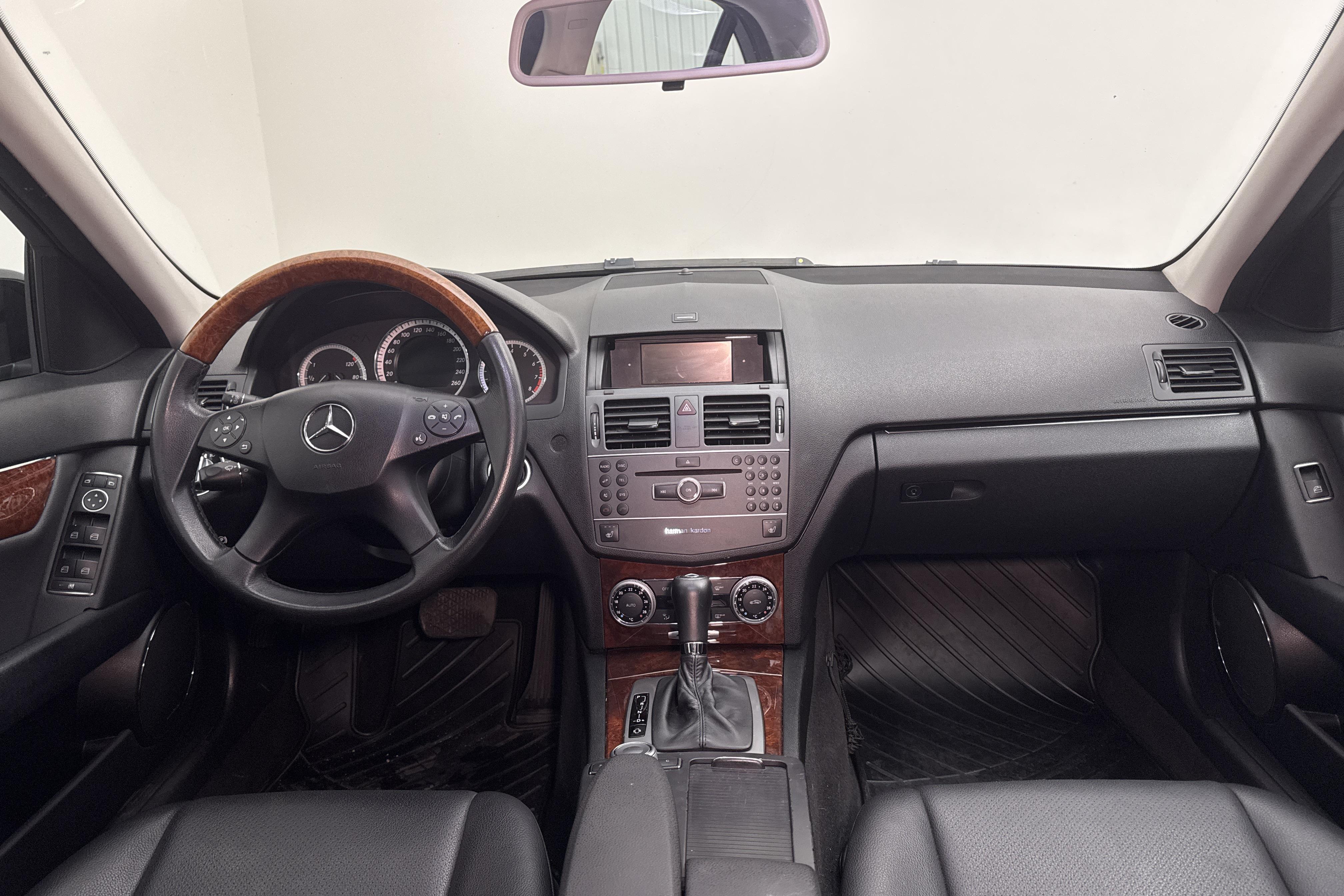 Mercedes C 300 4Matic W204 (231hk) - 144 760 km - Automatic - silver - 2011