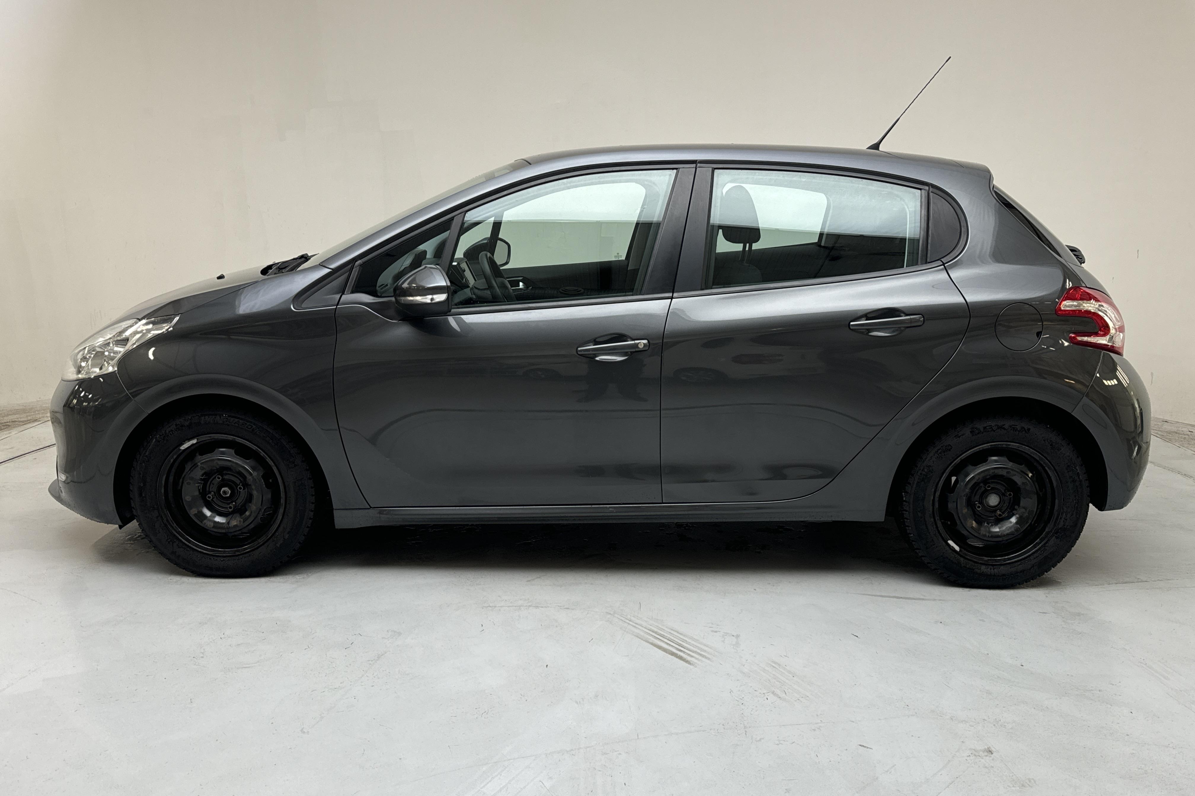 Peugeot 208 1.4 VTi 5dr (95hk) - 90 230 km - Manualna - Dark Grey - 2012