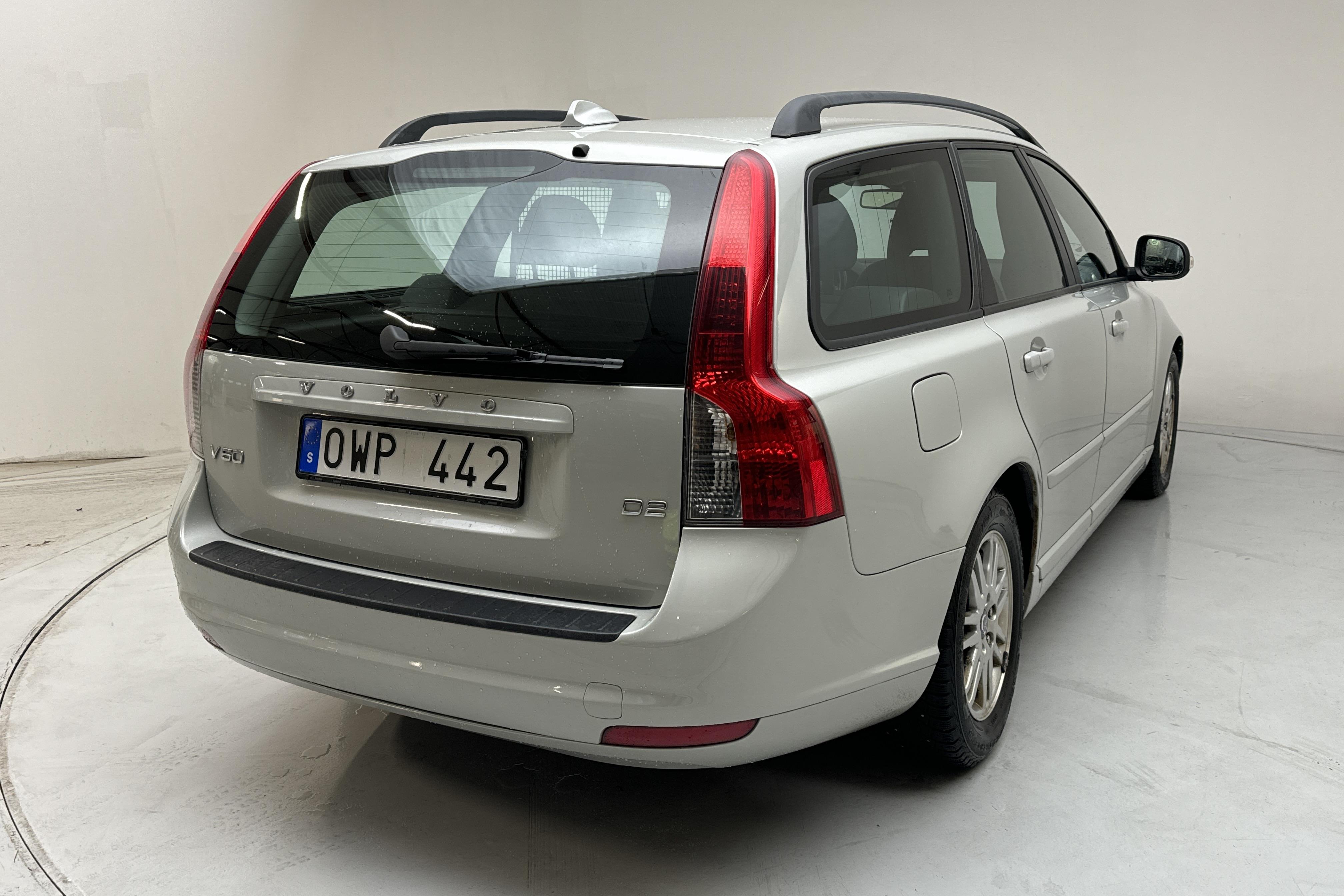 Volvo V50 D2 (115hk) - 192 850 km - Manuaalinen - valkoinen - 2011