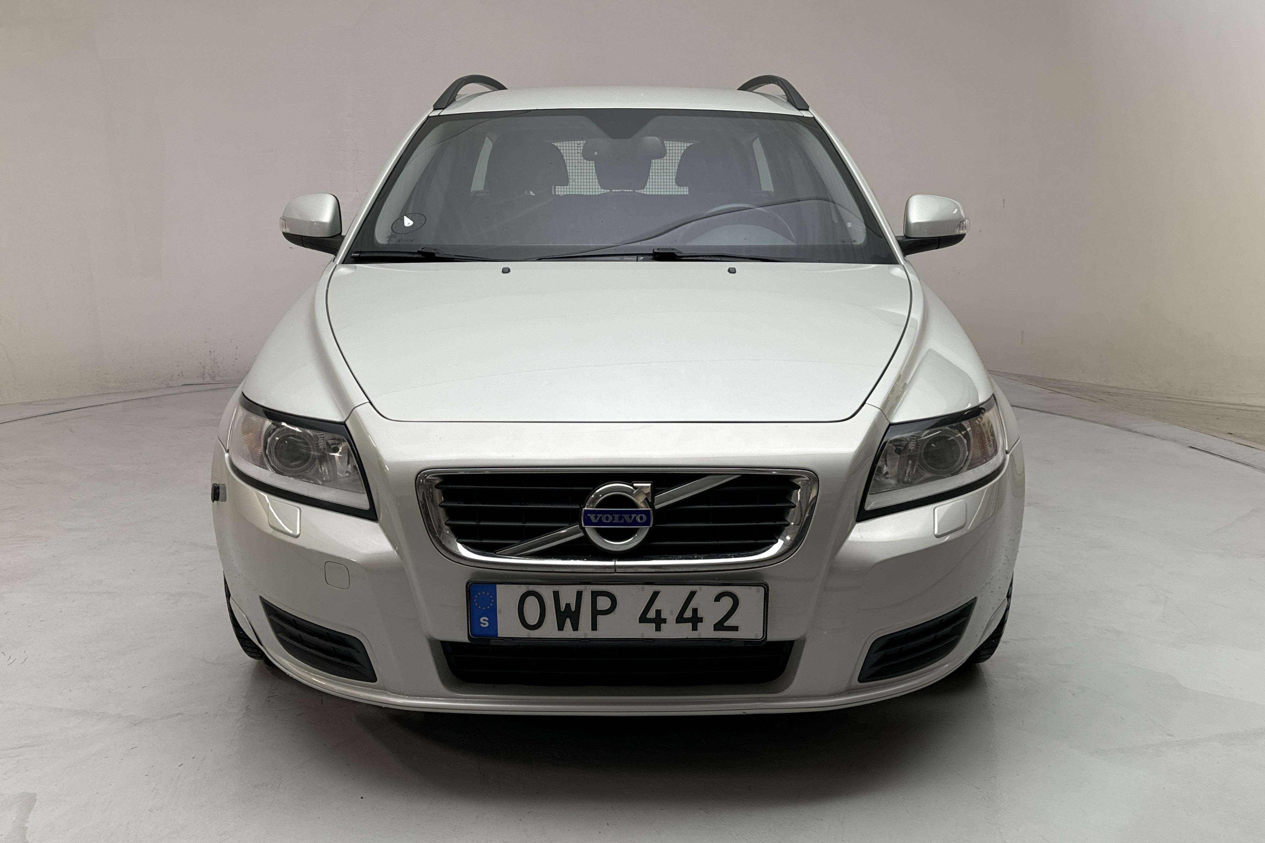 Volvo V50 D2 (115hk) - 192 850 km - Manuaalinen - valkoinen - 2011