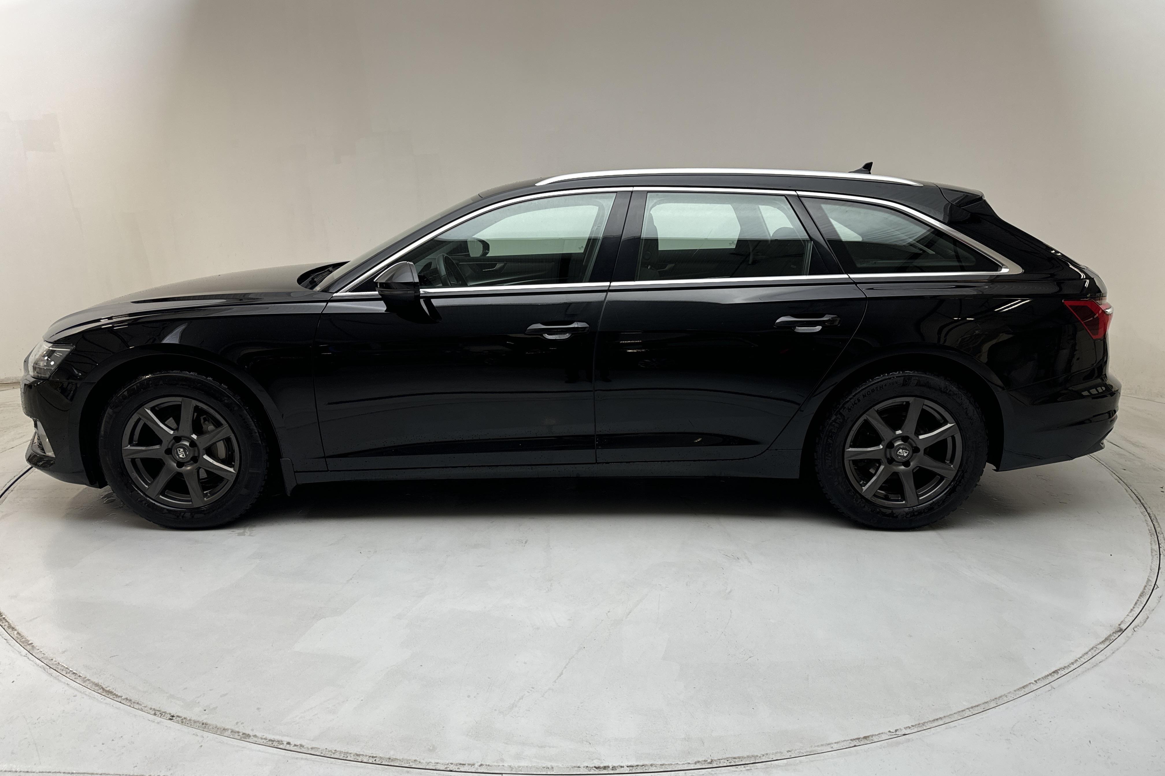 Audi A6 Avant 40 TDI (204hk) - 109 290 km - Automatyczna - czarny - 2019