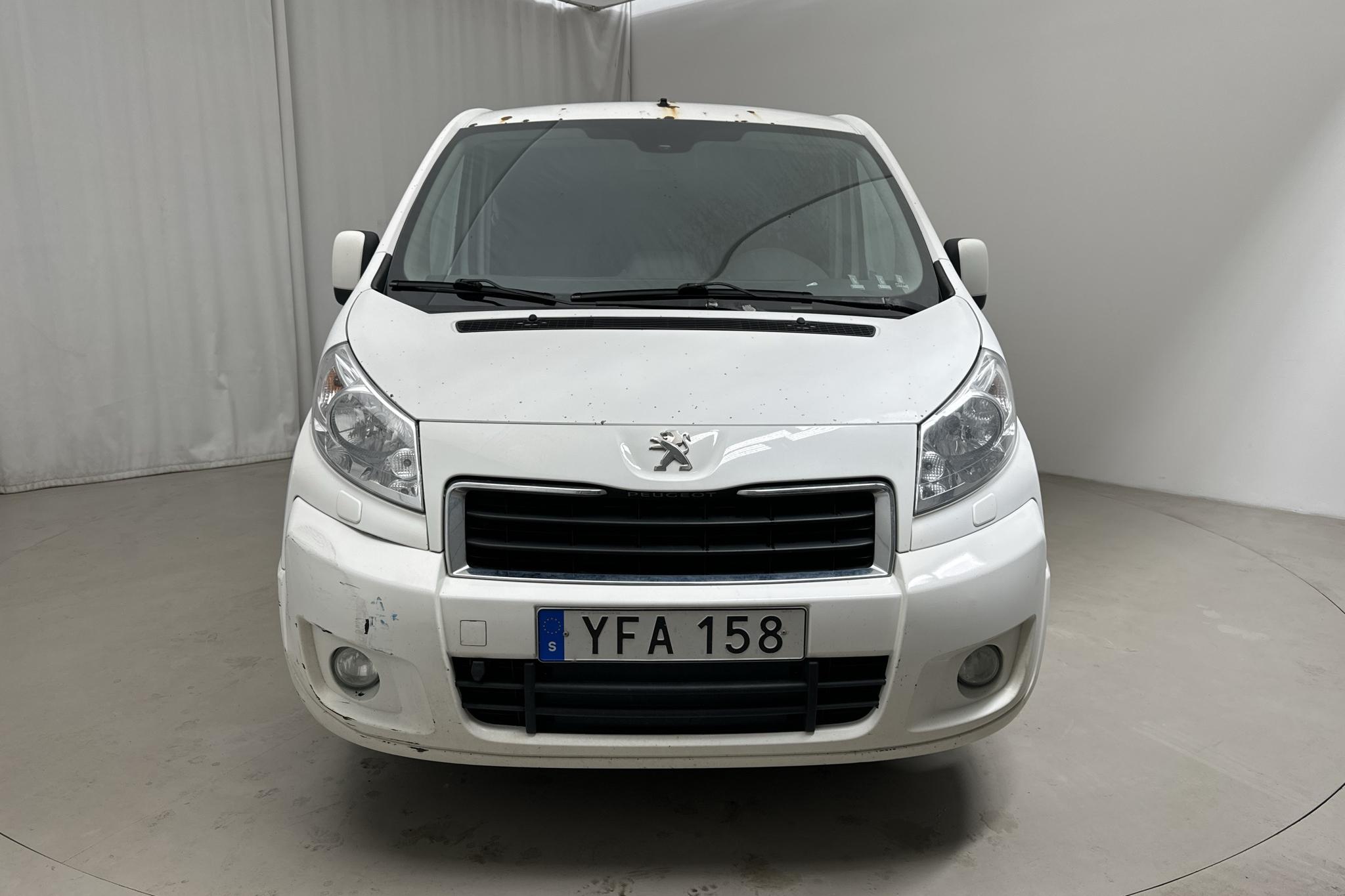 Peugeot Expert 2.0 HDI Skåp (163hk) - 180 990 km - Automaatne - valge - 2016