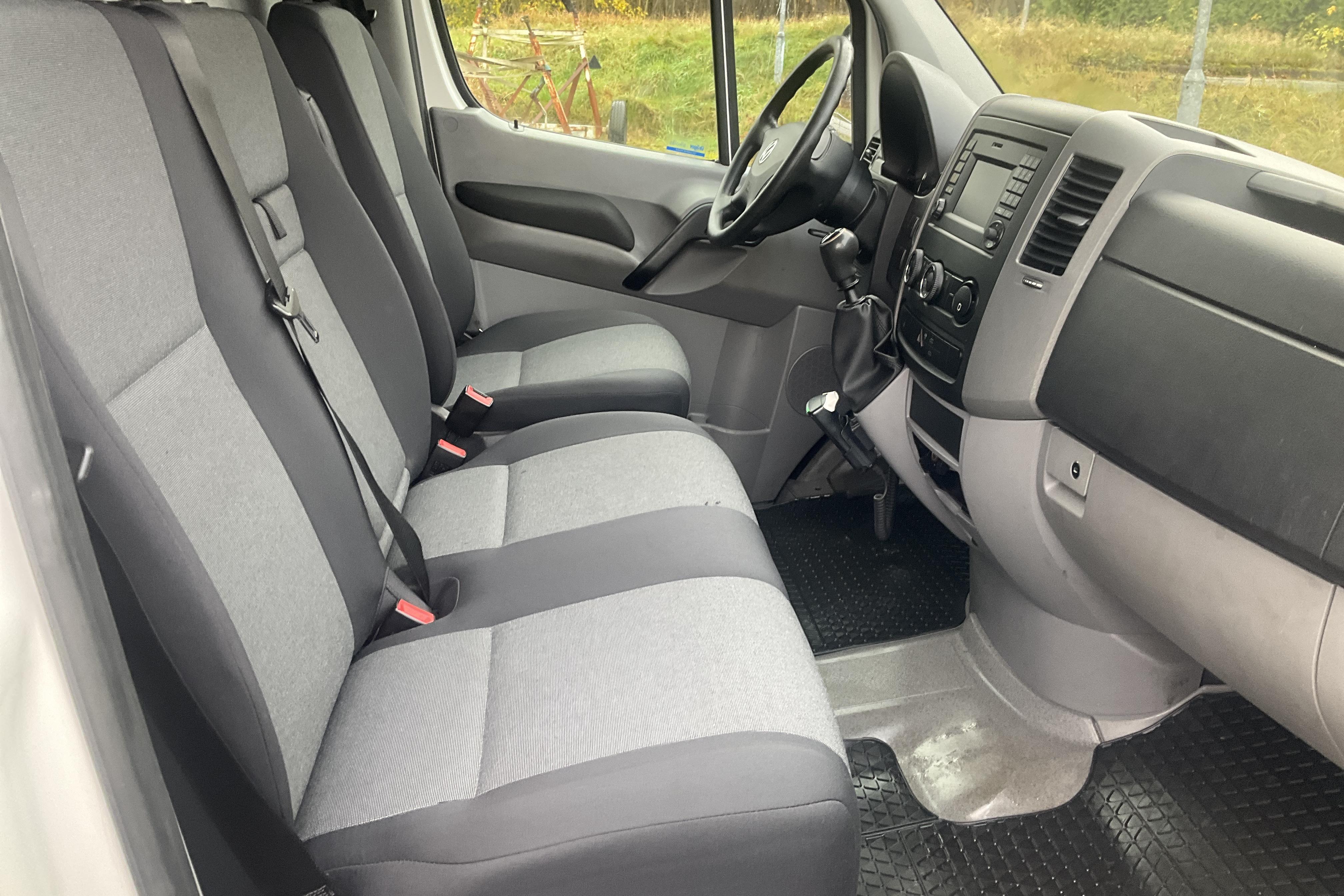 VW Crafter 35 2.0 TDI Skåp (163hk) - 23 655 mil - Manuell - vit - 2016