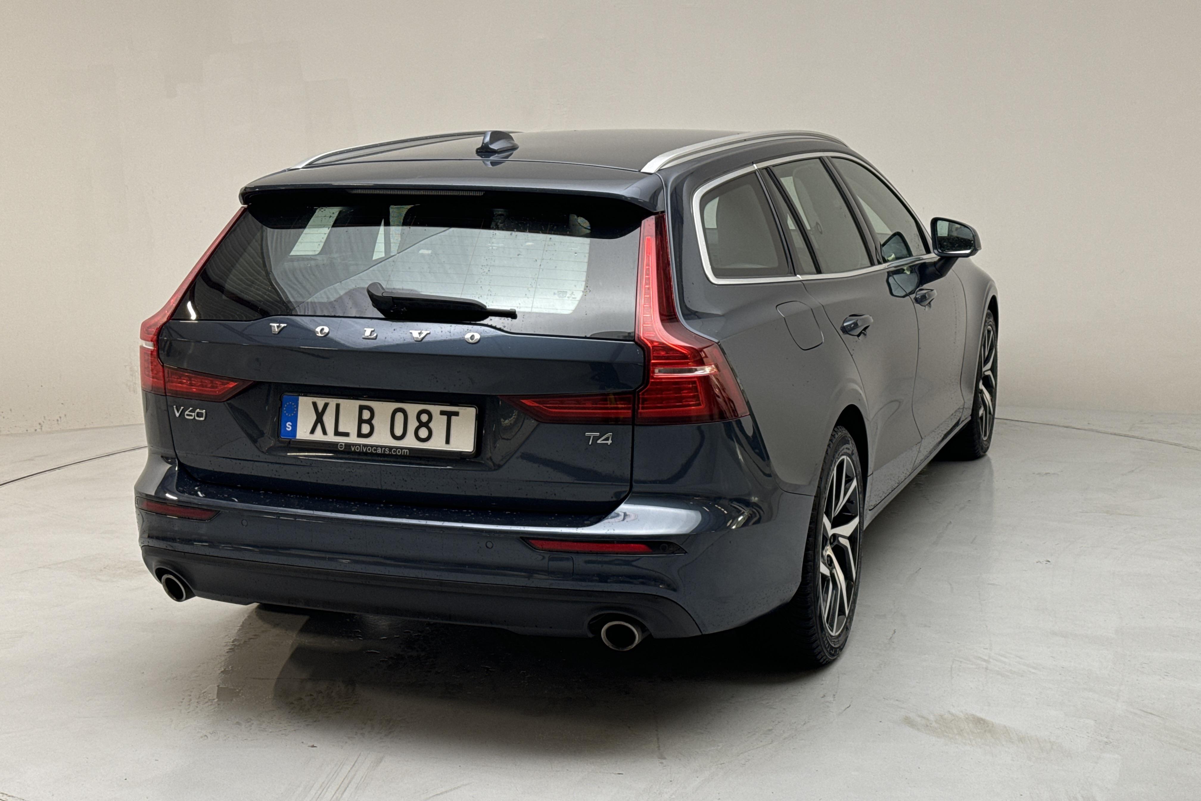 Volvo V60 T4 (190hk) - 72 450 km - Automatyczna - Dark Blue - 2020