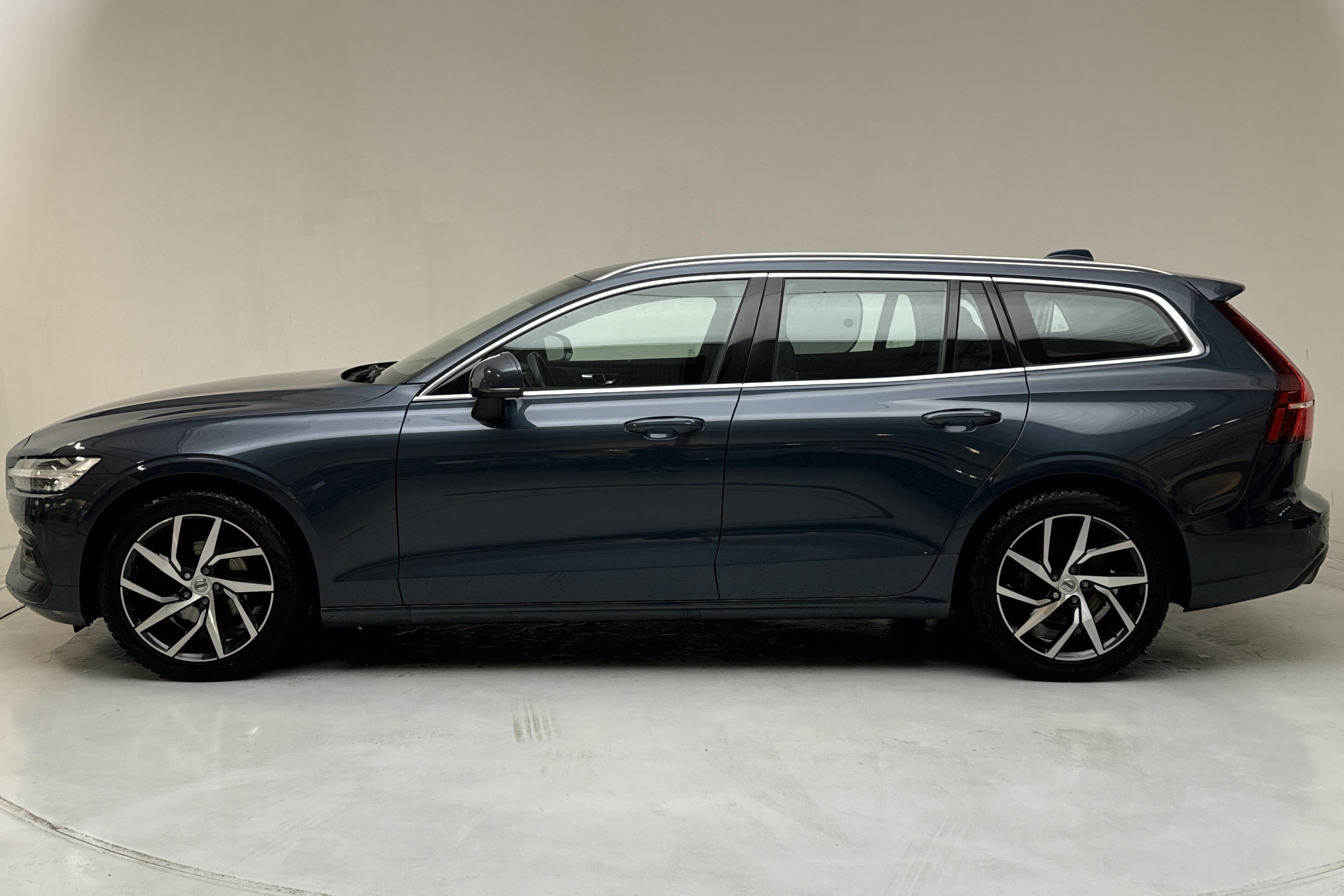 Volvo V60 T4 (190hk) - 72 450 km - Automaatne - Dark Blue - 2020