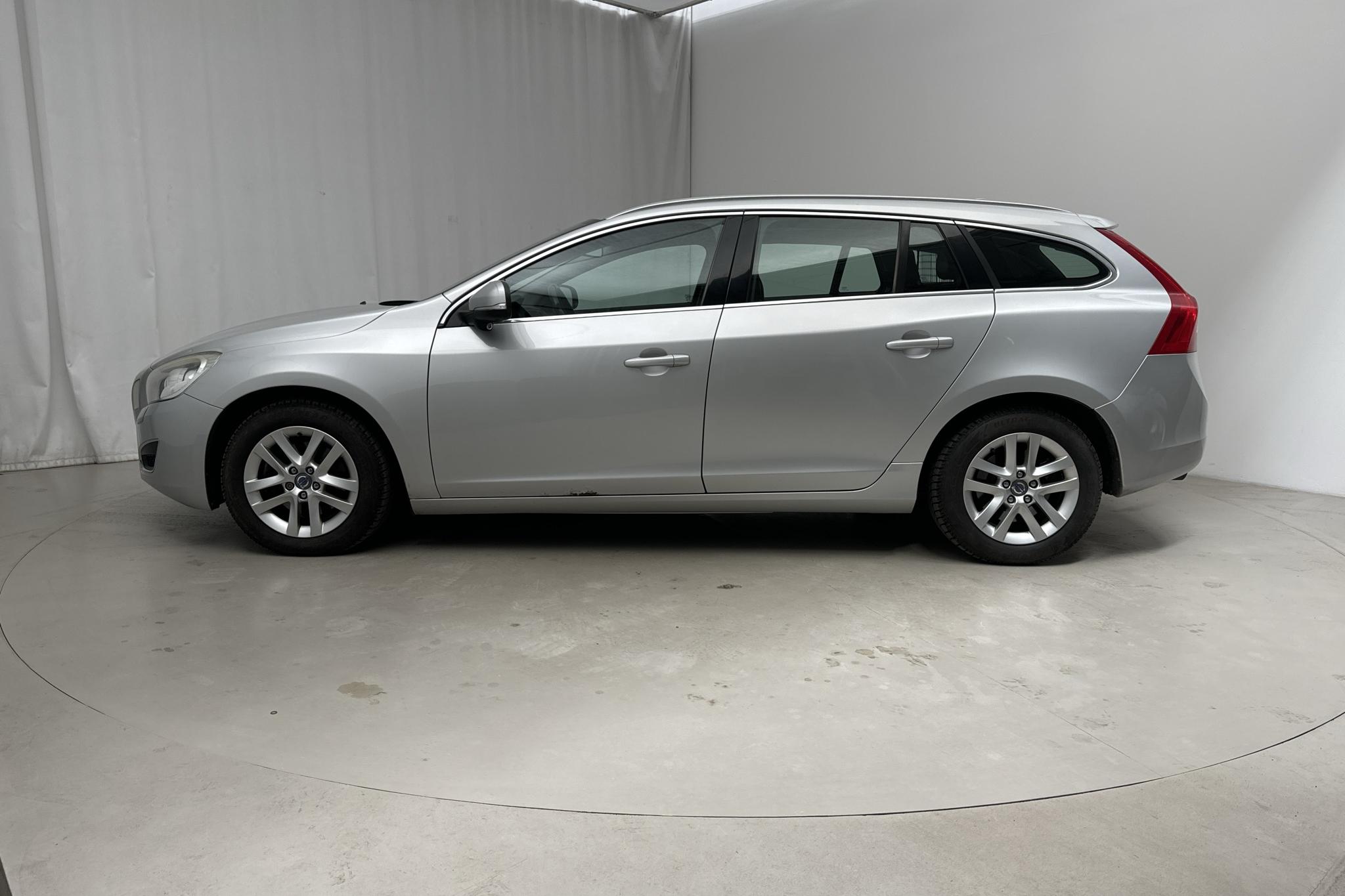 Volvo V60 D3 (163hk) - 202 190 km - Automatic - Light Grey - 2011