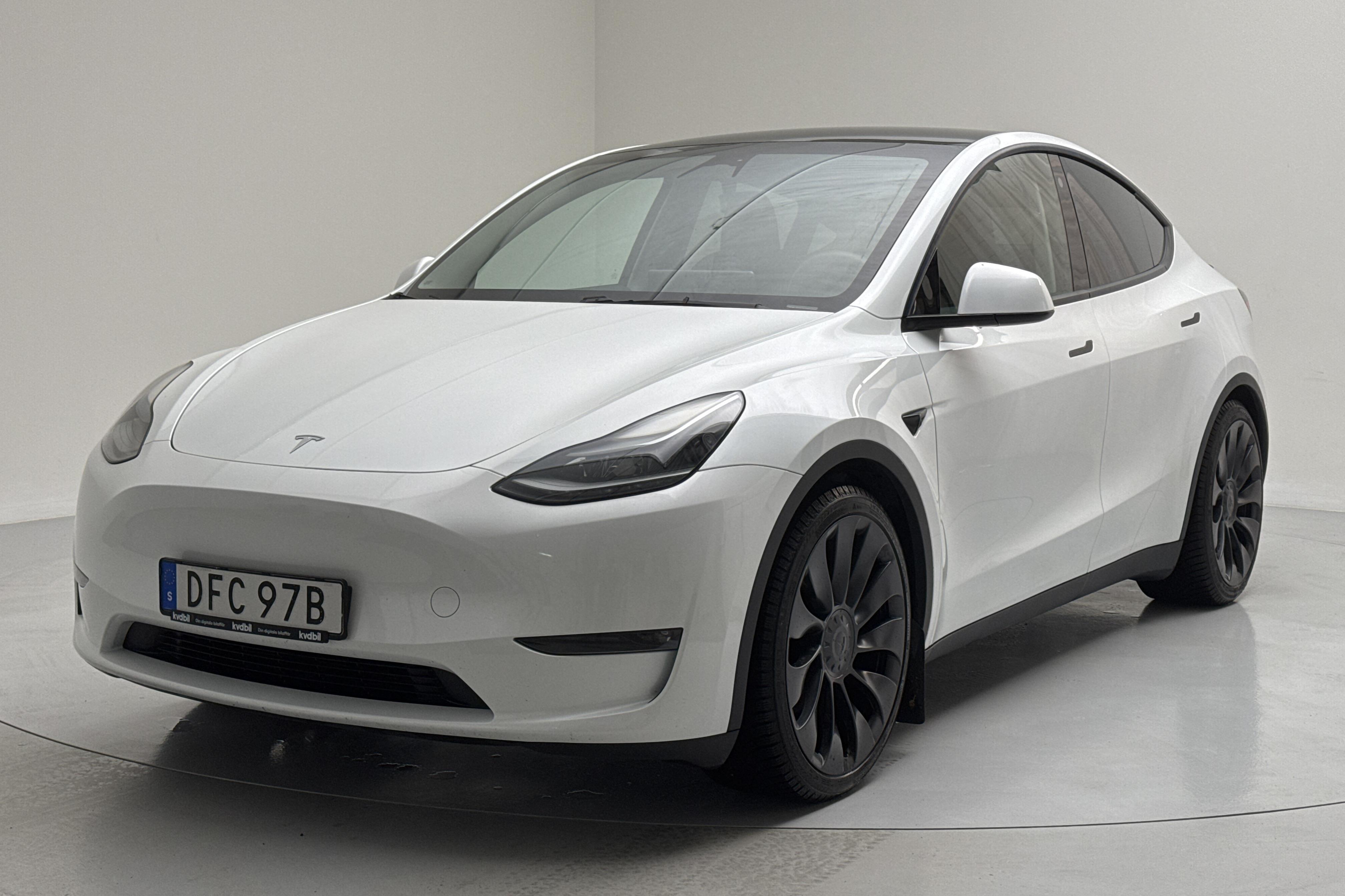 Tesla Model Y Performance Dual Motor AWD - 32 130 km - Automatic - white - 2023