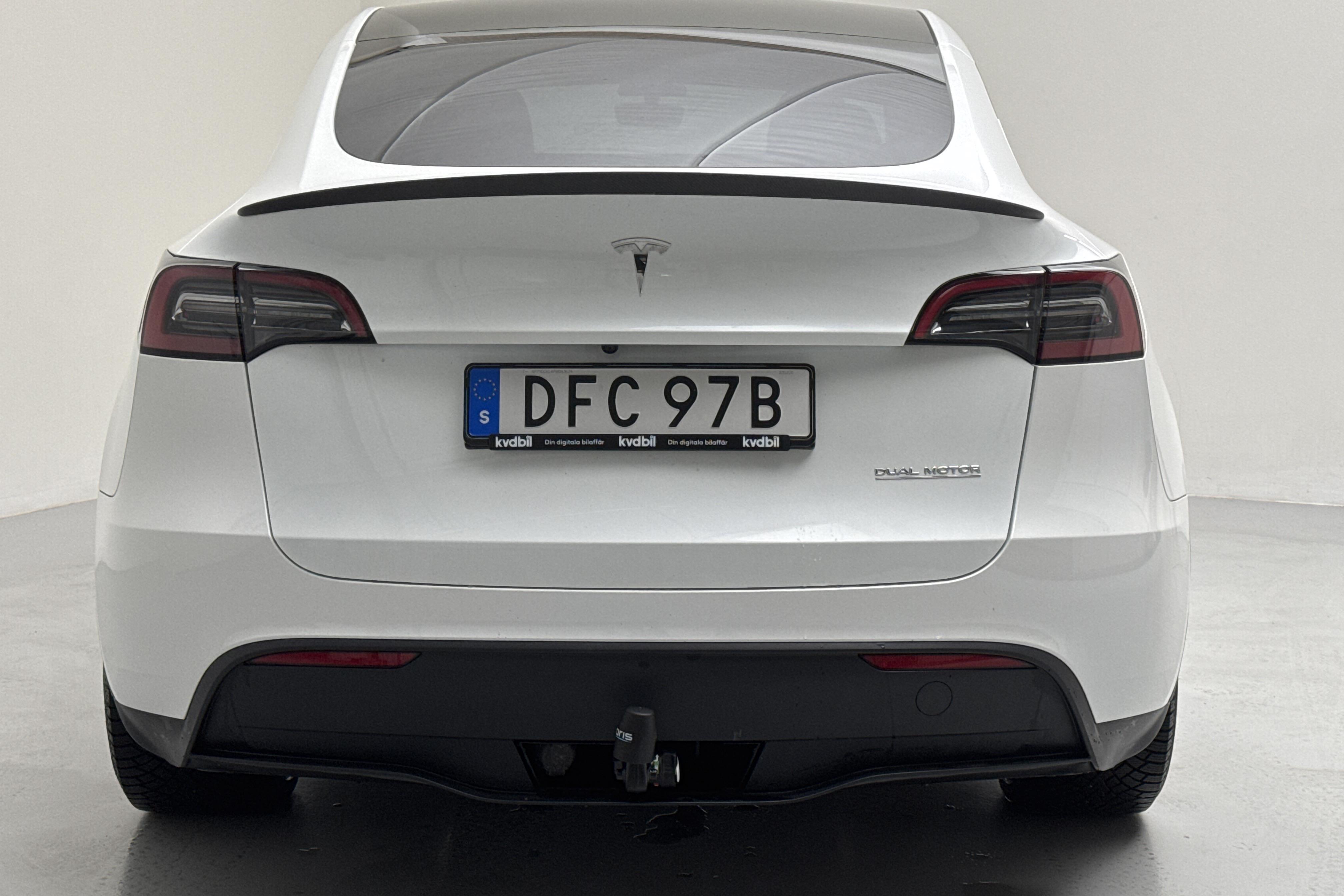 Tesla Model Y Performance Dual Motor AWD - 32 130 km - Automatic - white - 2023