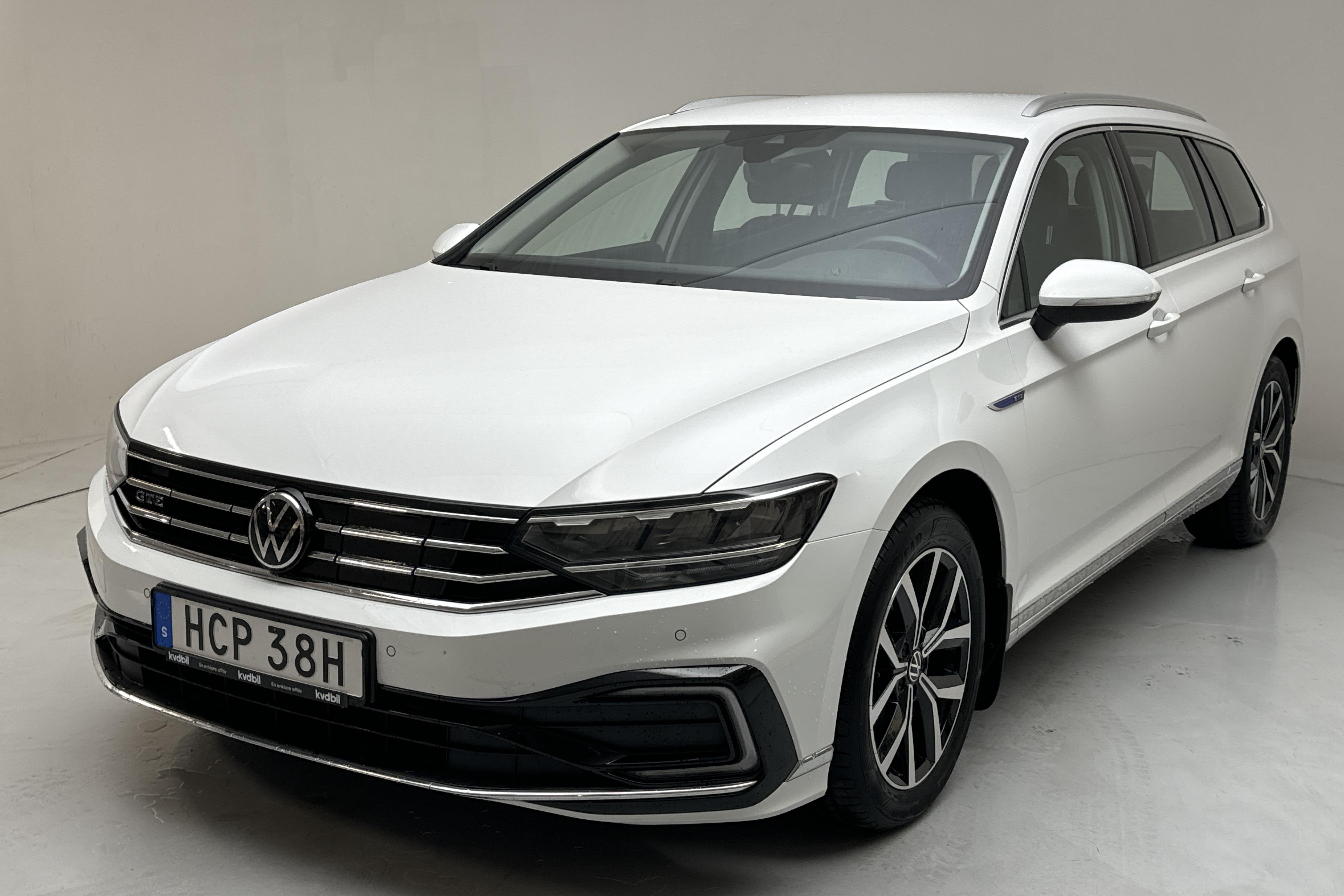 VW Passat 1.4 GTE Sportscombi (218hk) - 91 920 km - Automaattinen - valkoinen - 2021