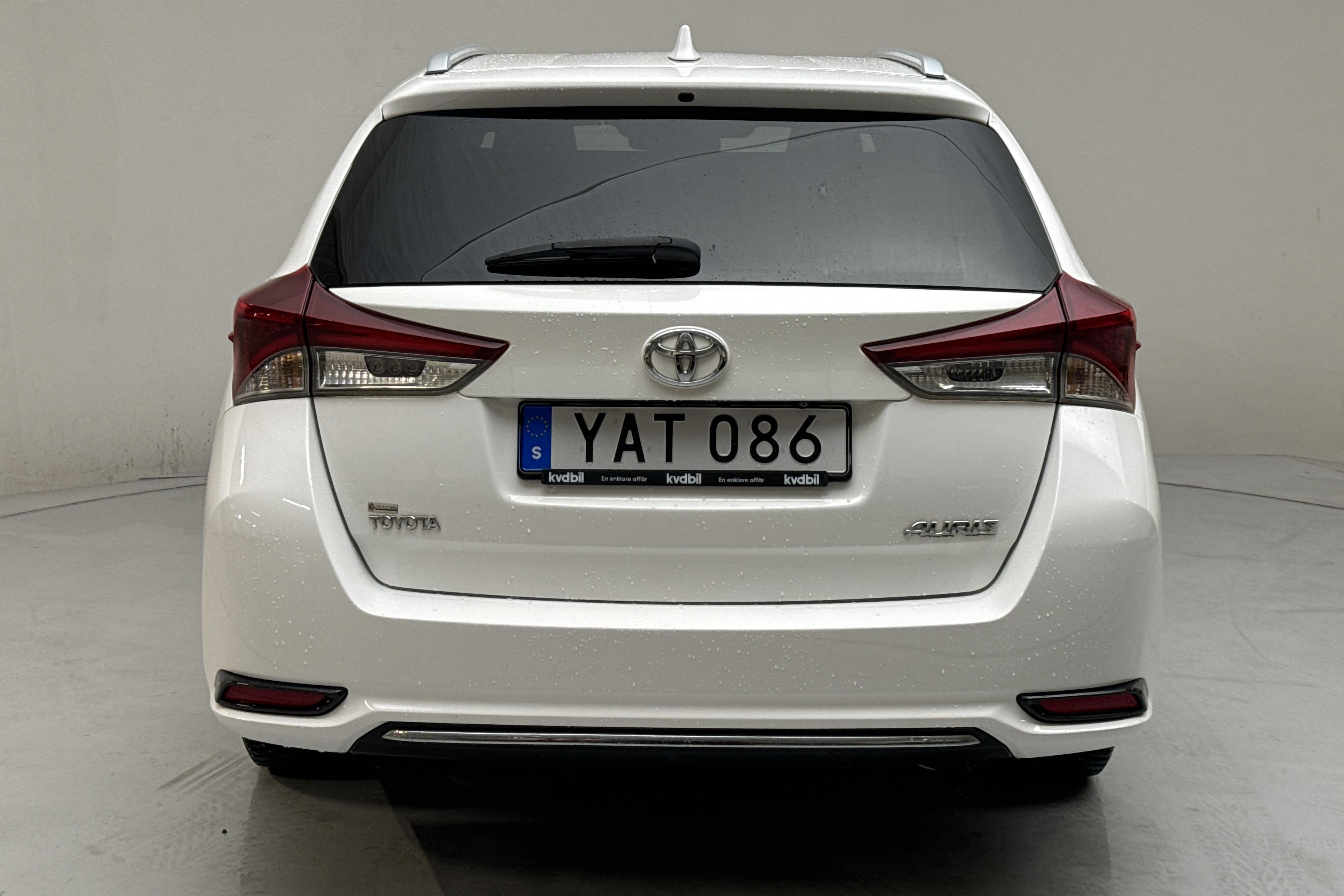 Toyota Auris 1.2T Touring Sports (116hk) - 13 123 mil - Manuell - vit - 2016