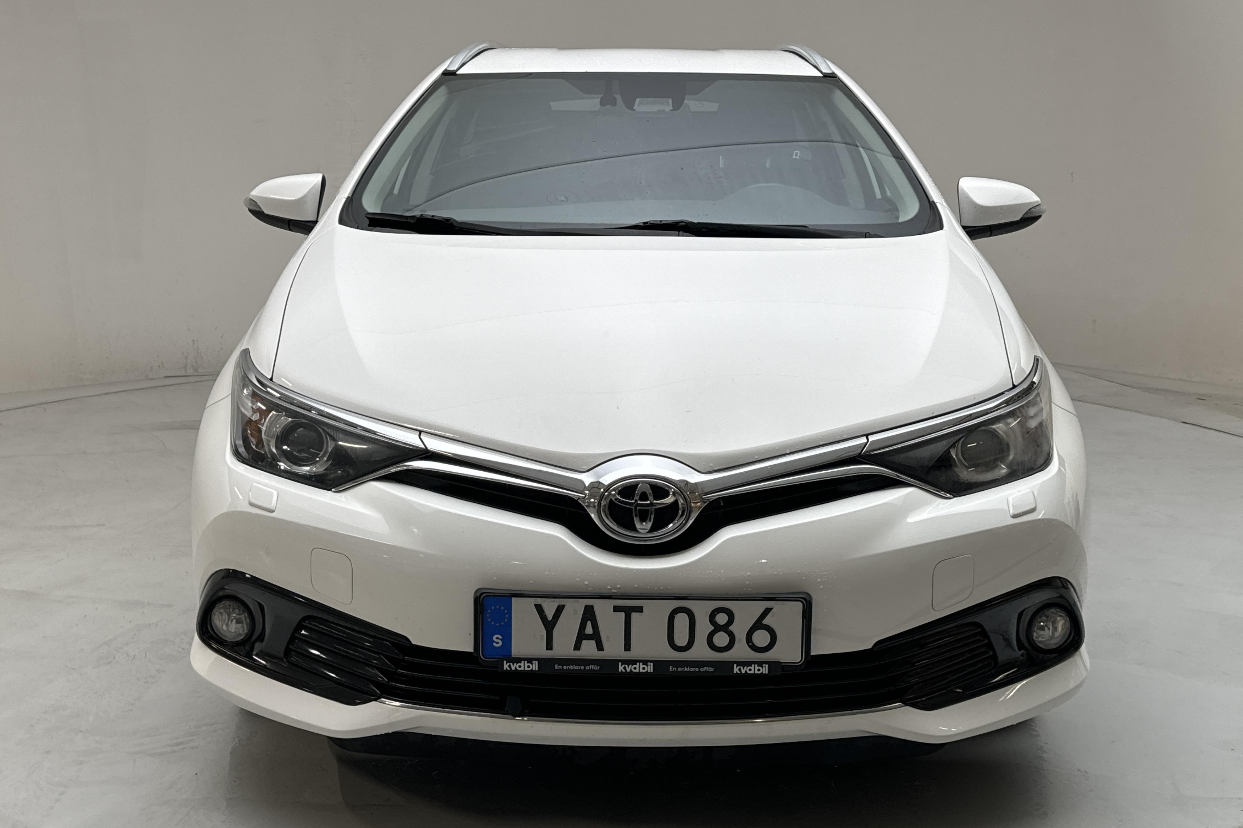 Toyota Auris 1.2T Touring Sports (116hk) - 13 123 mil - Manuell - vit - 2016