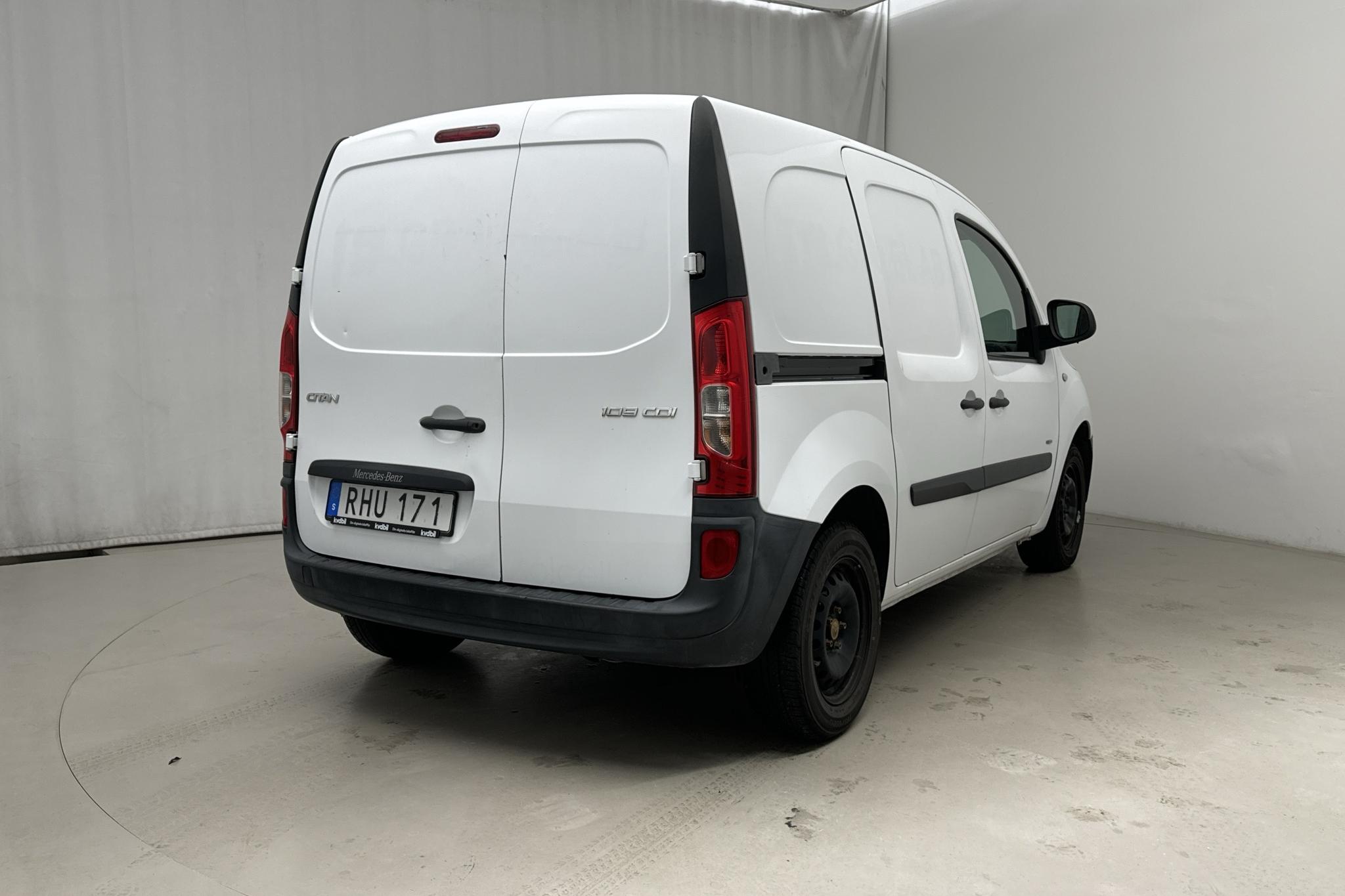 Mercedes Citan 109 1.5 CDI (90hk) - 150 750 km - Manualna - biały - 2017