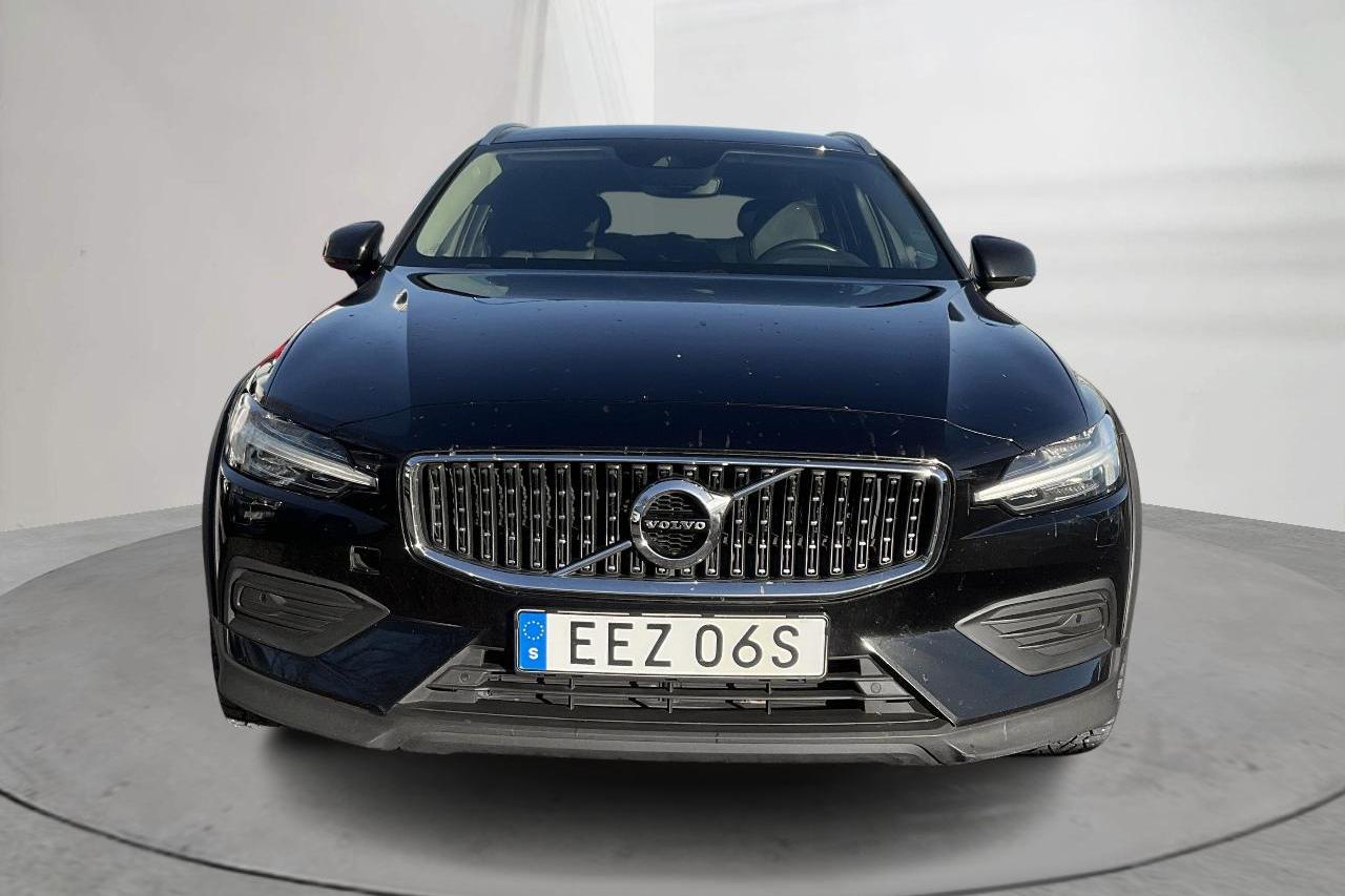 Volvo V60 B4 Cross Country AWD Mildhybrid, Diesel (197hk) - 11 404 mil - Automat - svart - 2022