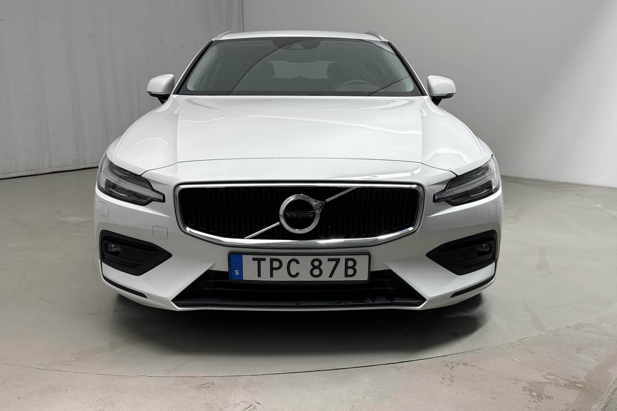 Volvo V60 D4 AWD (190hk) - 31 030 km - Automatyczna - biały - 2021