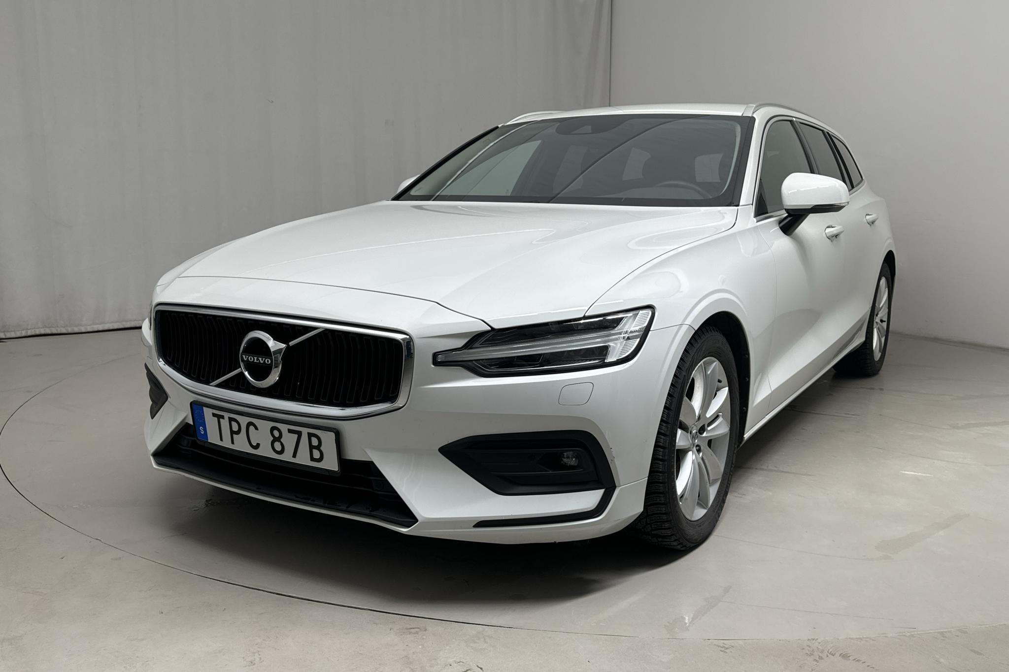 Volvo V60 D4 AWD (190hk) - 31 030 km - Automatyczna - biały - 2021