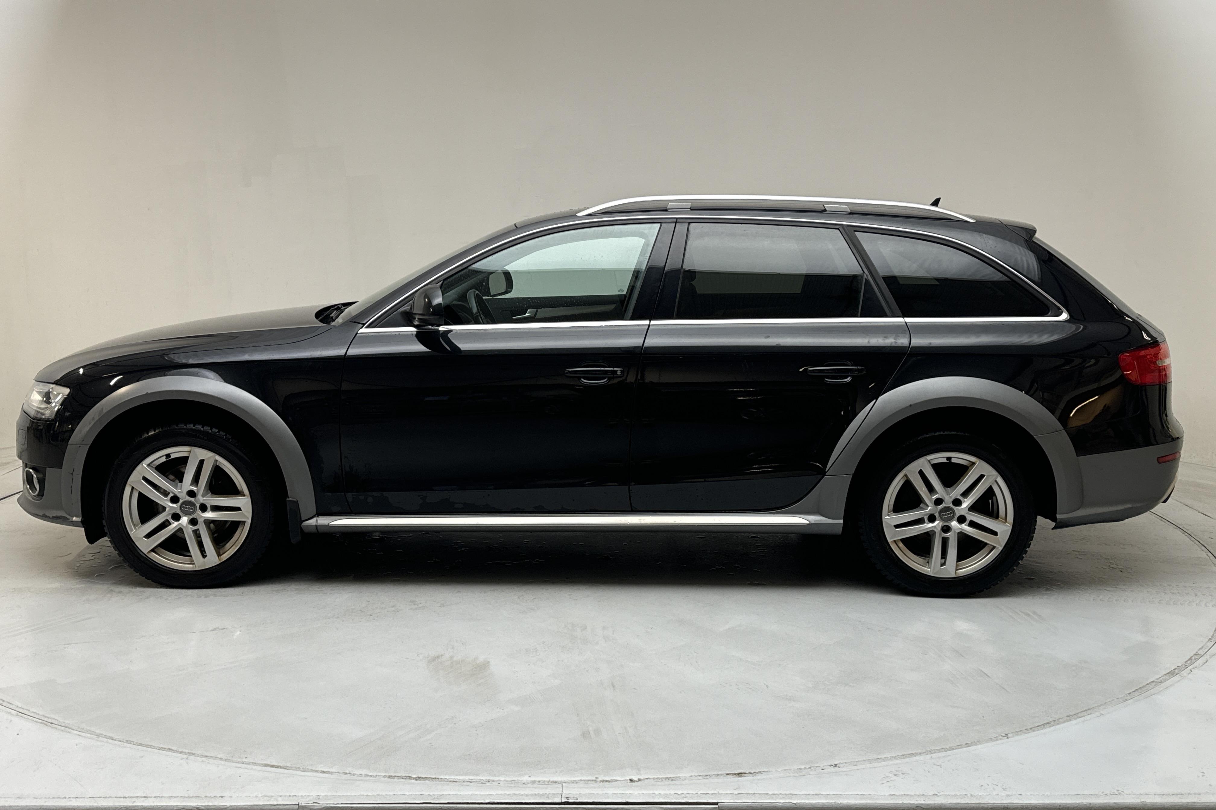 Audi A4 Allroad 2.0 TDI Avant quattro (177hk) - 212 300 km - Automatyczna - czarny - 2014