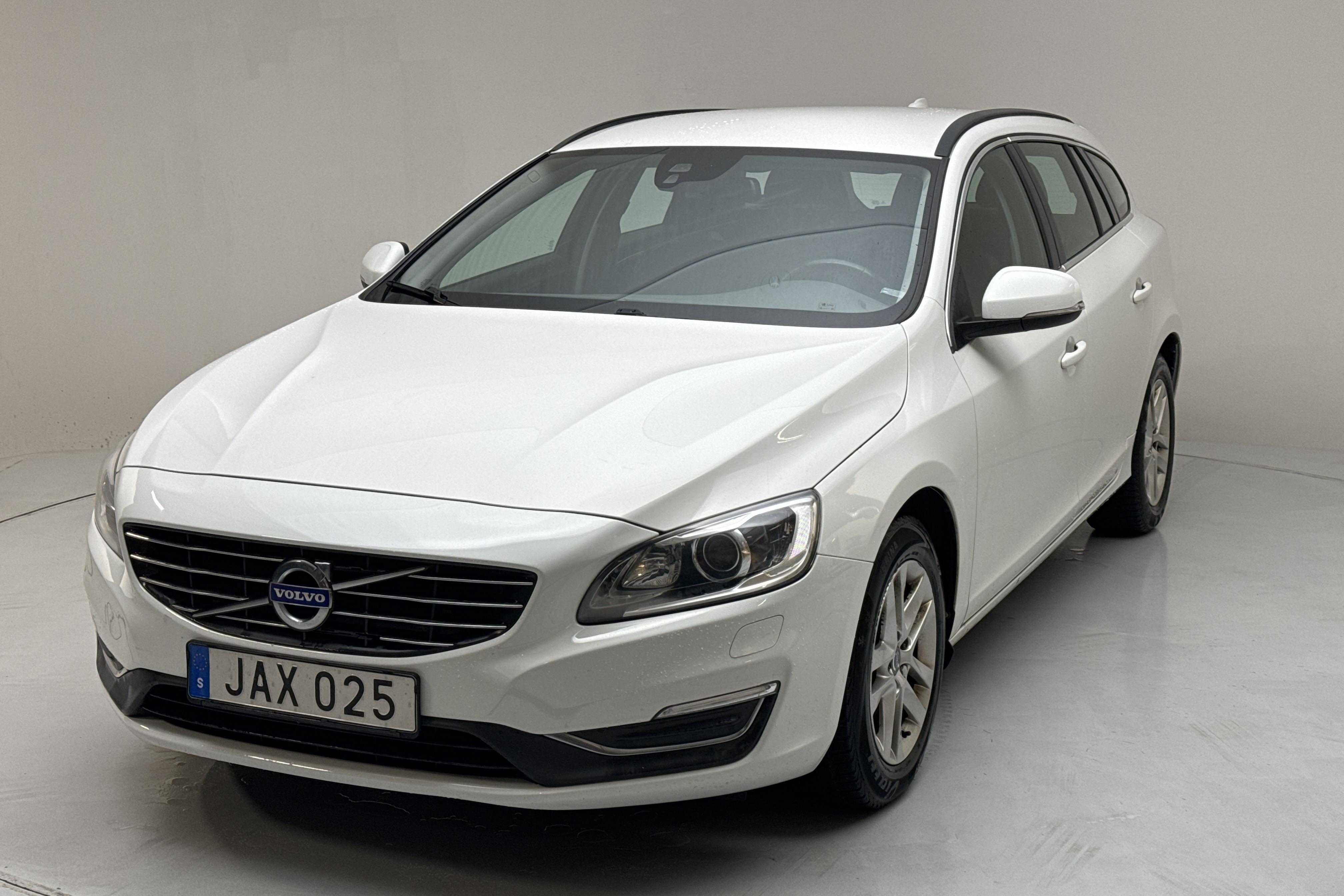 Volvo V60 D3 (150hk) - 162 590 km - Automatyczna - biały - 2016