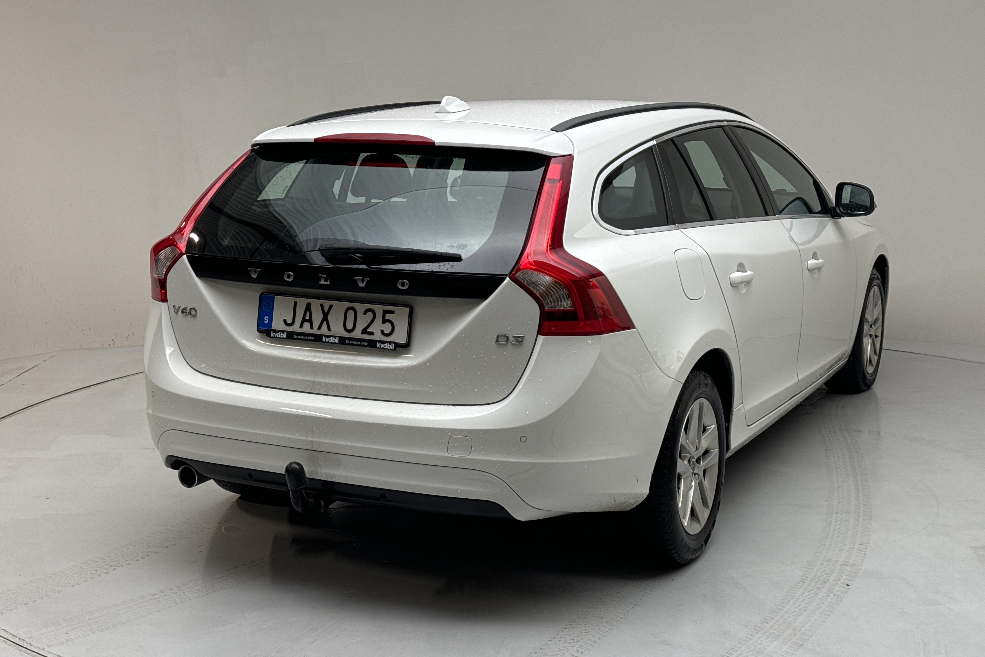 Volvo V60 D3 (150hk) - 162 590 km - Automatyczna - biały - 2016