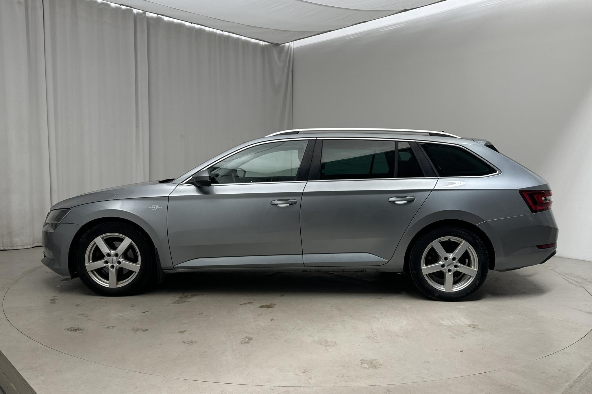 Skoda Superb 2.0 TDI 4x4 Kombi (190hk) - 192 610 km - Automatic - gray - 2017