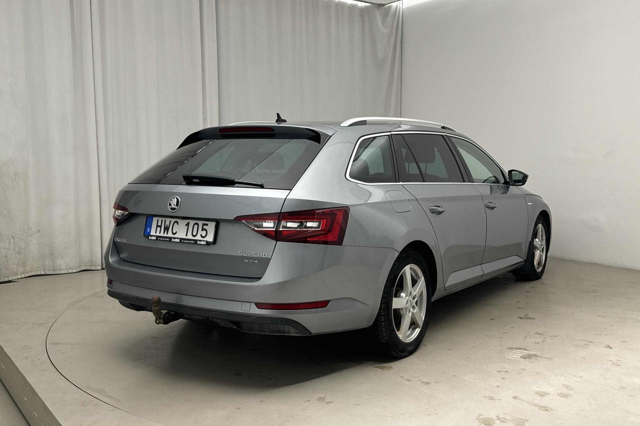 Skoda Superb 2.0 TDI 4x4 Kombi (190hk) - 192 610 km - Automatic - gray - 2017