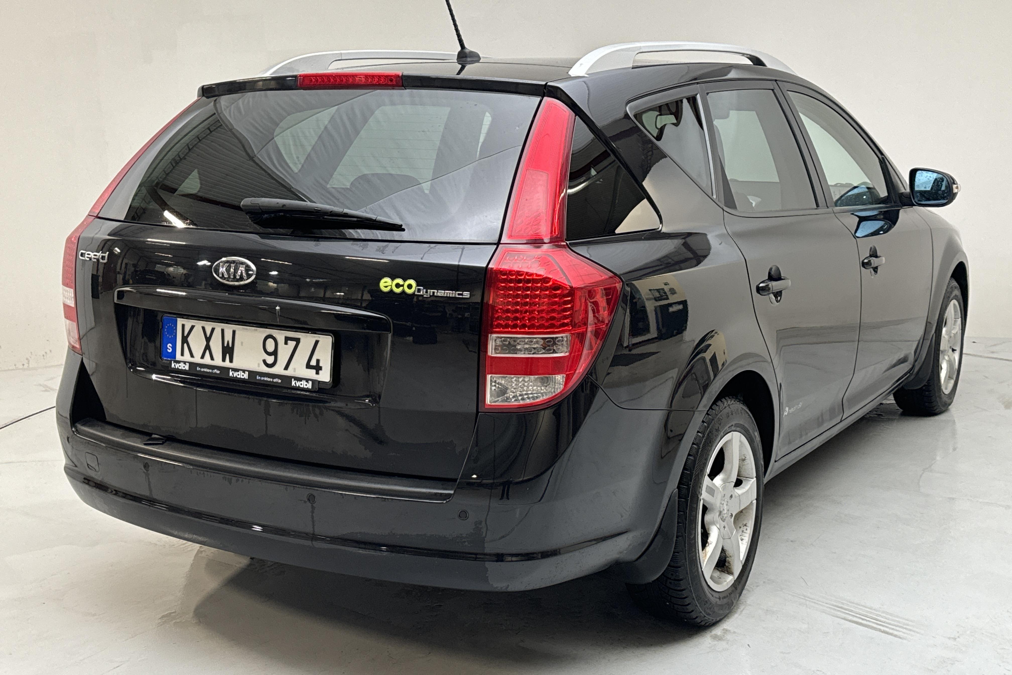 Kia CEED 1,6 CRDI ECO SW - 73 950 km - Käsitsi - must - 2010