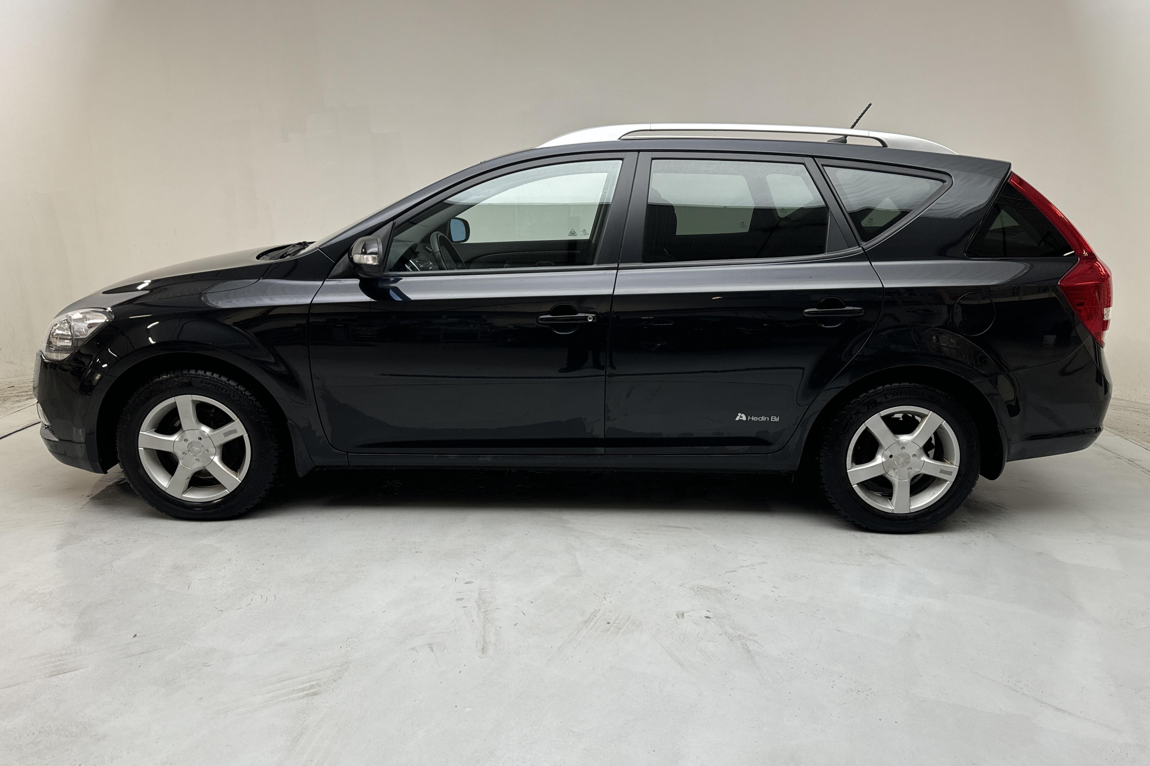 Kia CEED 1,6 CRDI ECO SW - 73 950 km - Manual - black - 2010