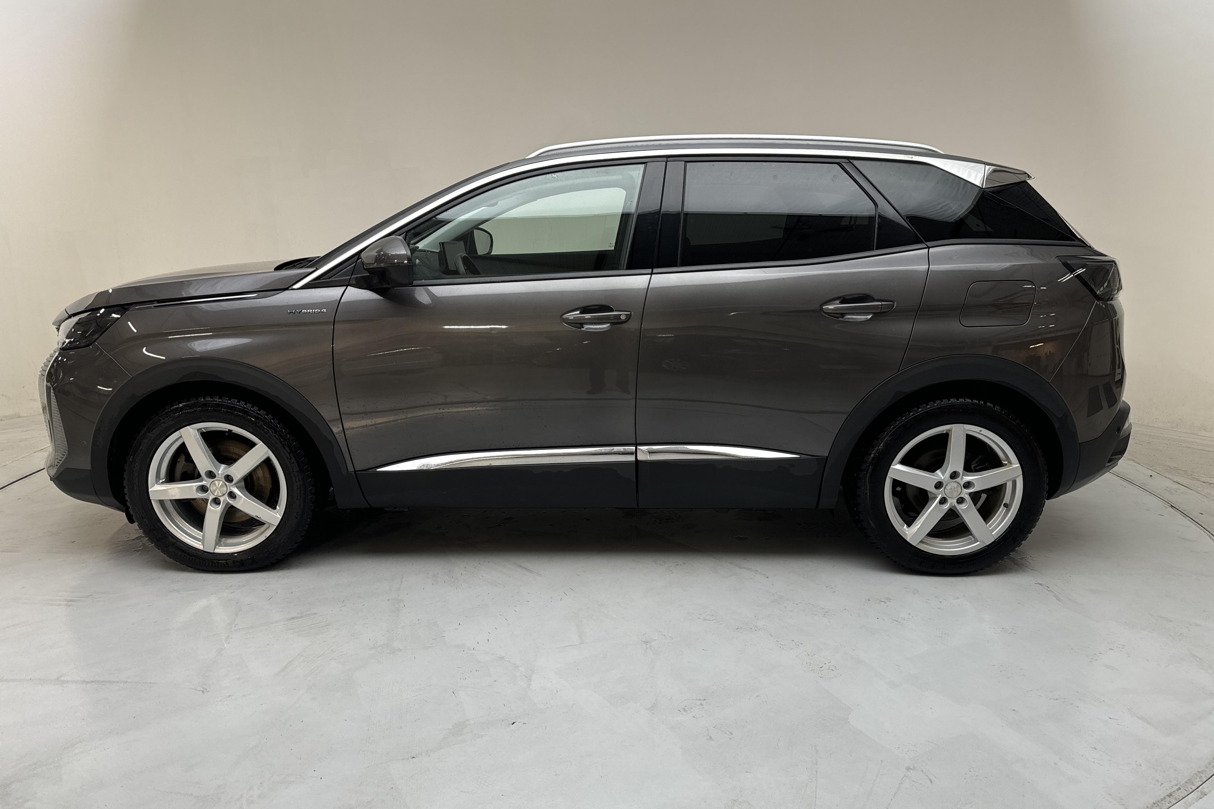 Peugeot 3008 1.6 Plug-in Hybrid 4 (300hk) - 8 692 mil - Automat - grå - 2021