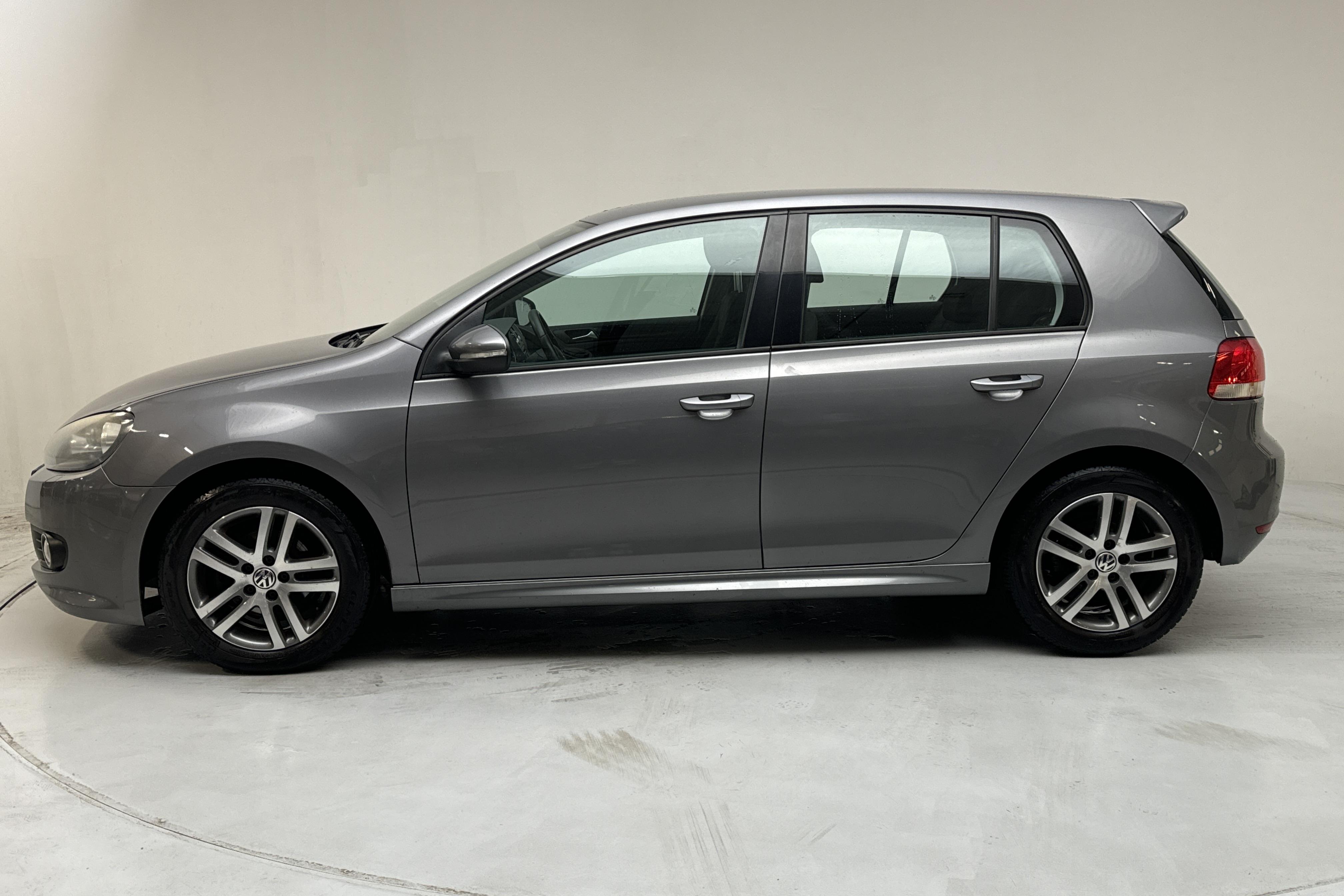 VW Golf VI 1.6 TDI BlueMotion Technology 5dr (105hk) - 119 570 km - Käsitsi - hall - 2012