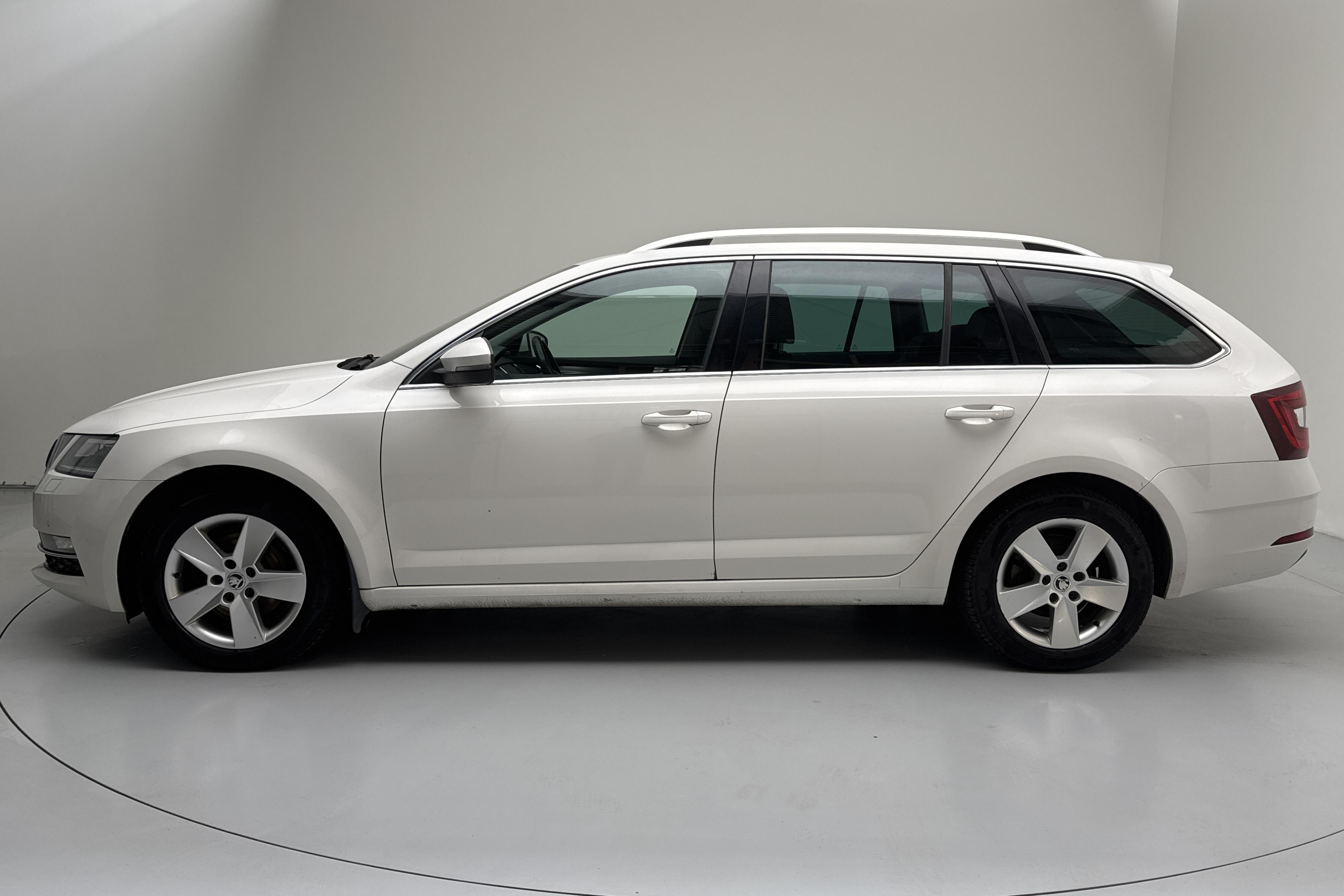 Skoda Octavia III 2.0 TDI Combi 4x4 (150hk) - 205 600 km - Automatic - white - 2018