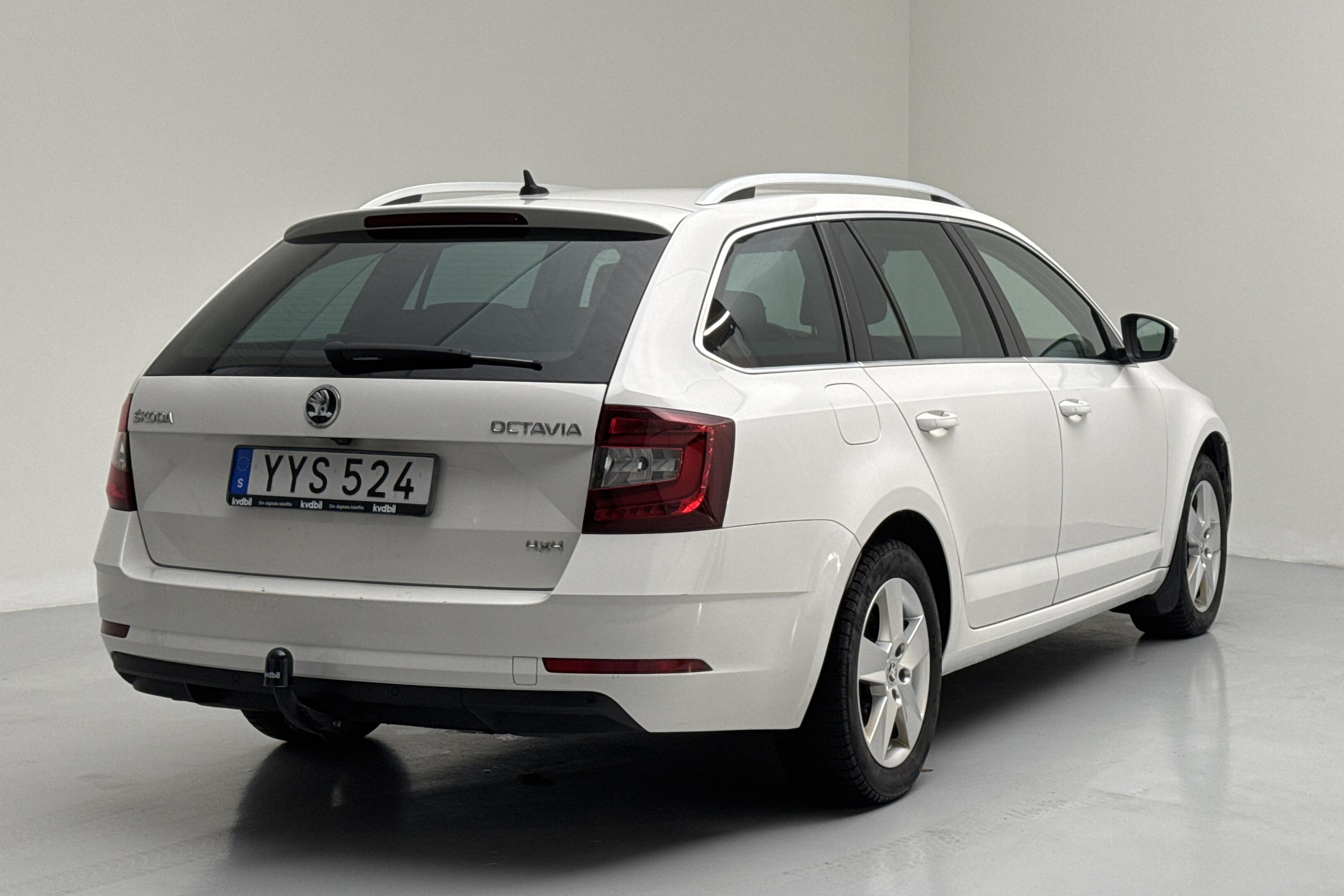 Skoda Octavia III 2.0 TDI Combi 4x4 (150hk) - 16 784 mil - Automat - vit - 2018