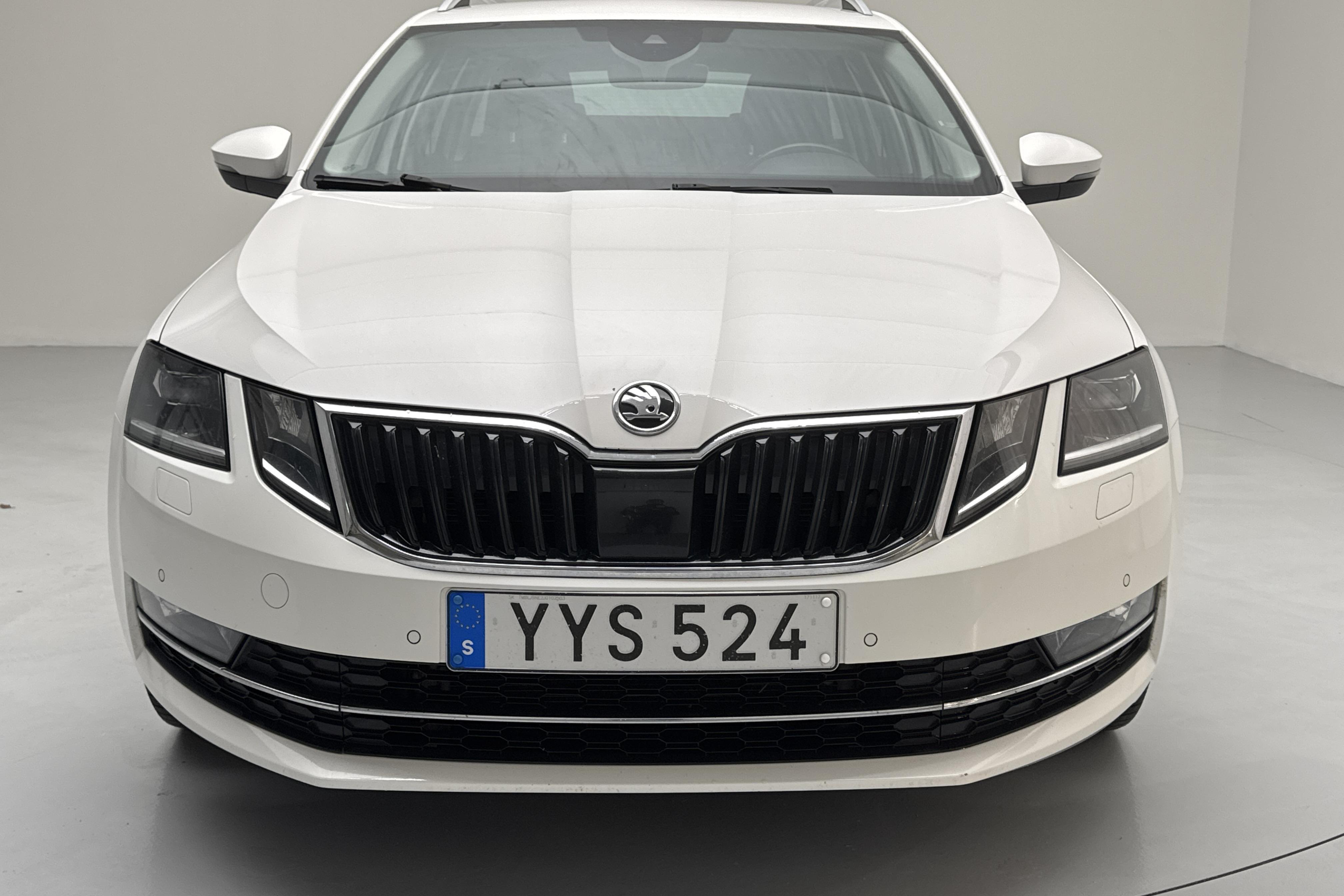 Skoda Octavia III 2.0 TDI Combi 4x4 (150hk) - 16 784 mil - Automat - vit - 2018