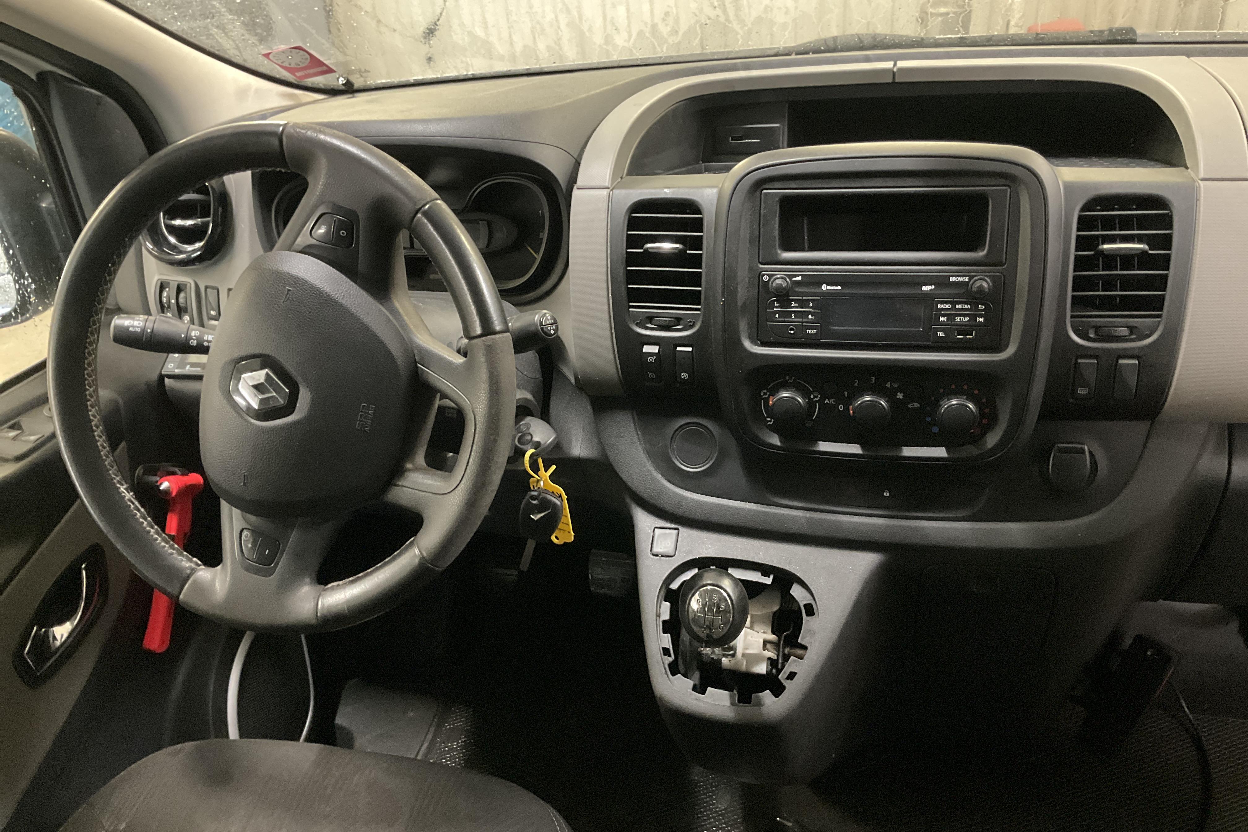 Renault Trafic 1.6 dCi Skåp (120hk) - 100 470 km - Manuaalinen - valkoinen - 2016