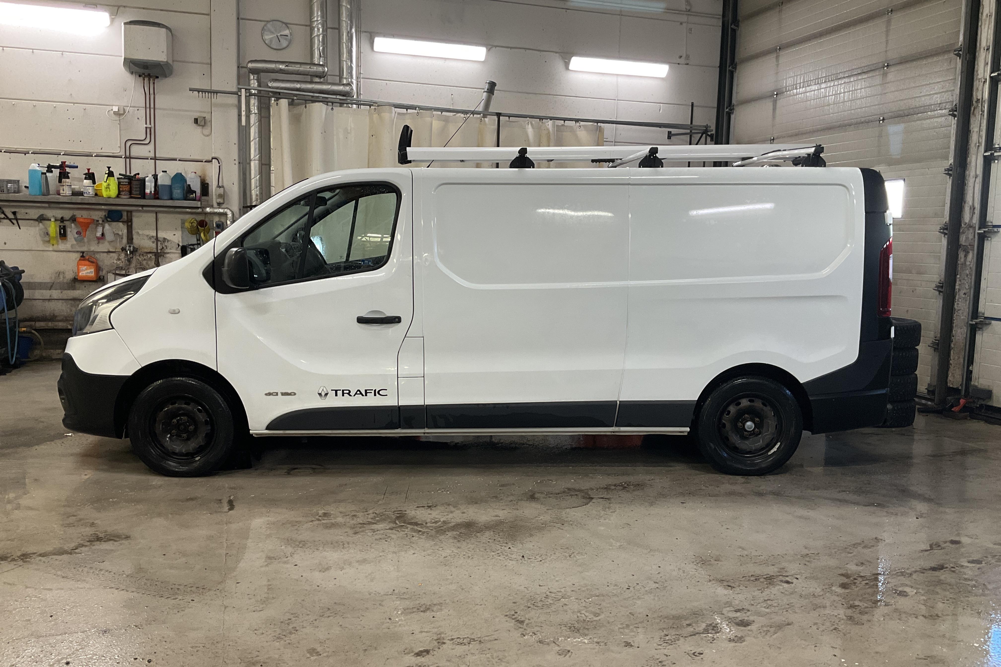 Renault Trafic 1.6 dCi Skåp (120hk) - 100 470 km - Manuaalinen - valkoinen - 2016